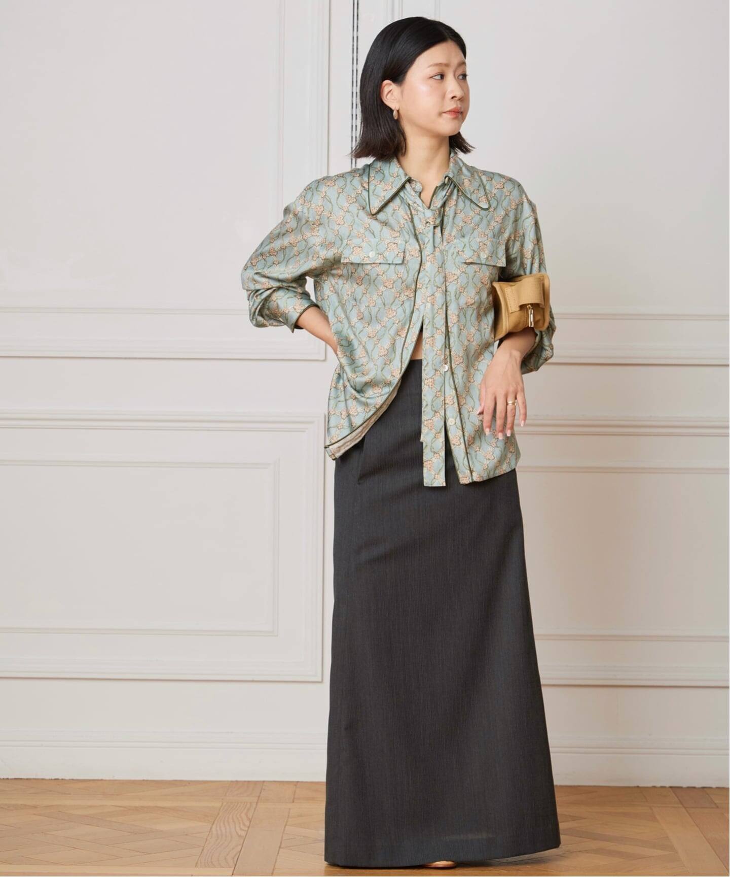 IENA LA BOUCLE オーナメントフラワープリントシャツ（シャツ 