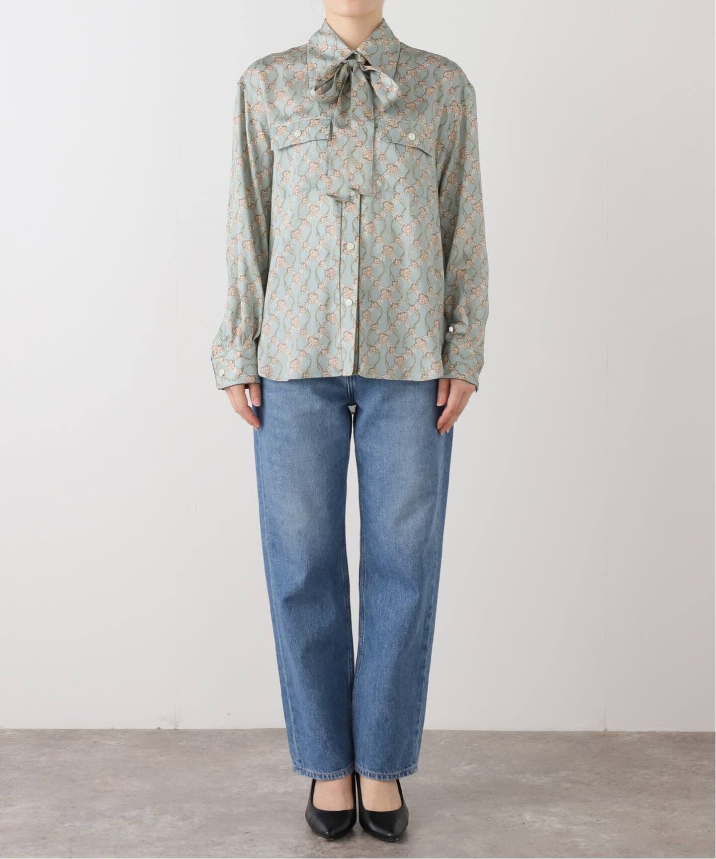 IENA LA BOUCLE オーナメントフラワープリントシャツ（シャツ
