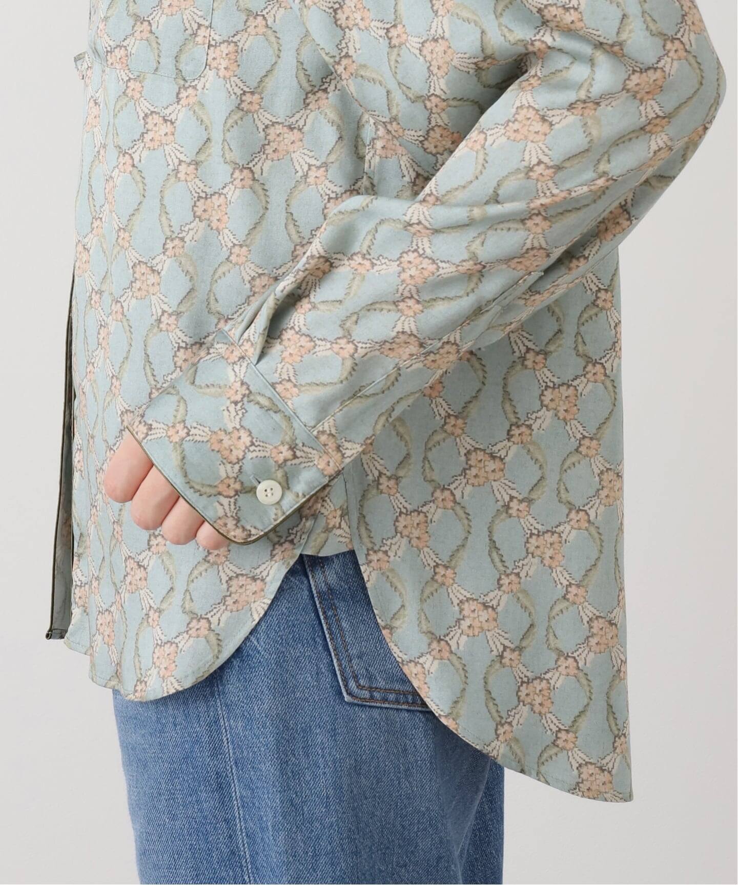 IENA LA BOUCLE オーナメントフラワープリントシャツ（シャツ
