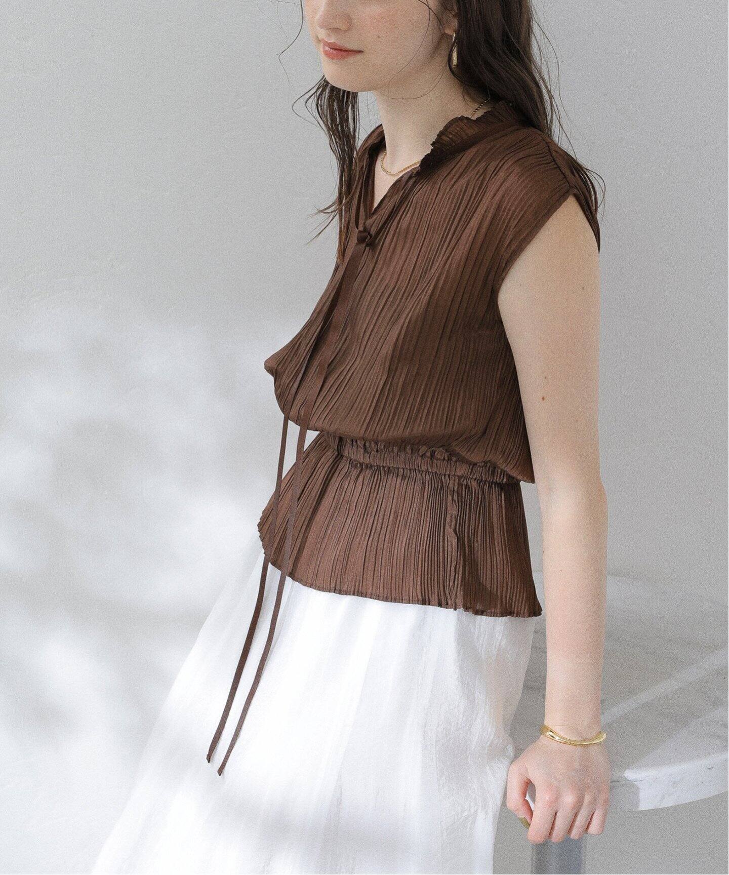 新品未使用¥29,700martinique✳︎2Wayプリーツブラウス 洗える】2WAYシルキープリーツブラウス（シャツ／ブラウス）｜La