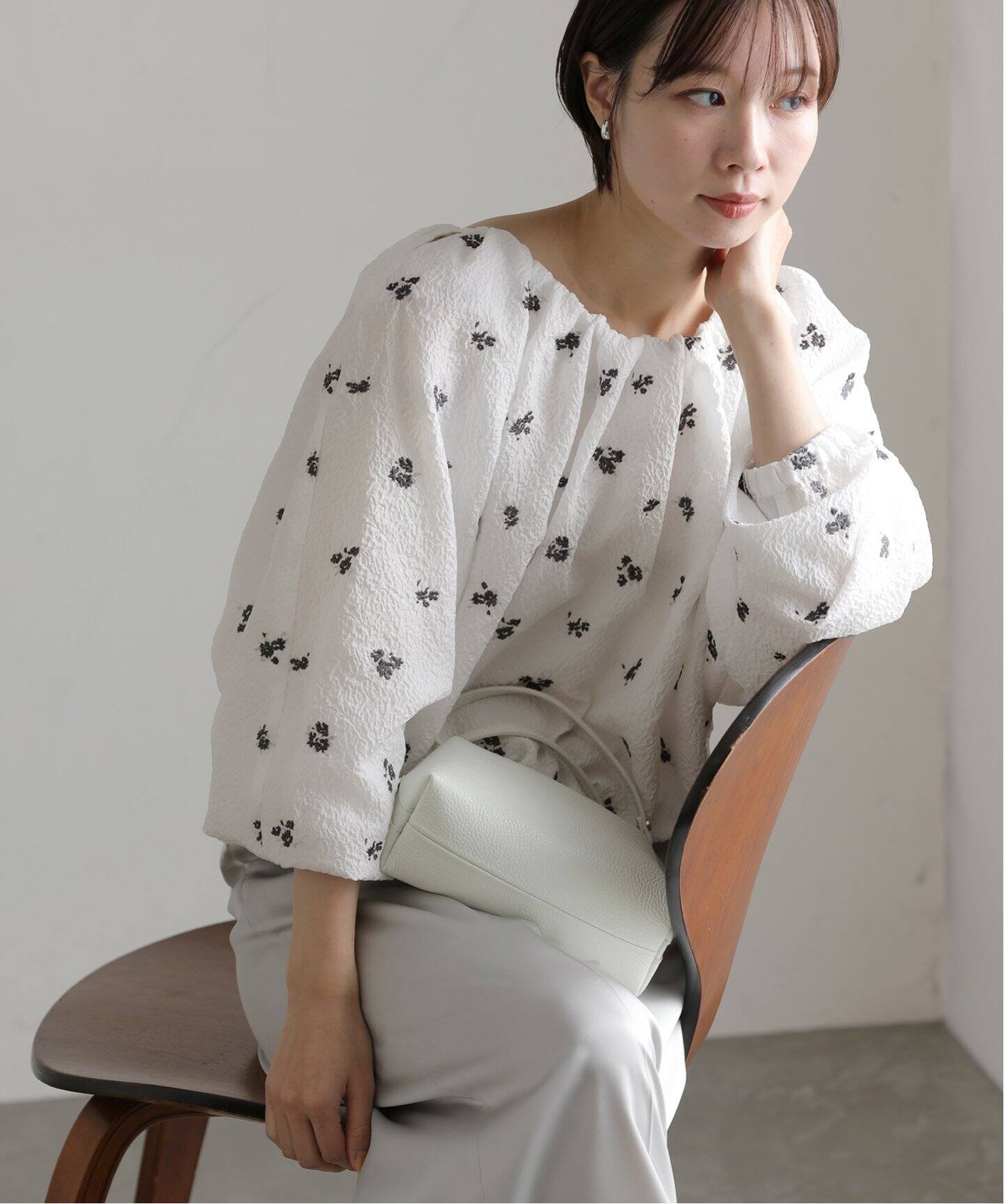 エンブロイダリー2WAYネックブラウス（シャツ／ブラウス）｜La  