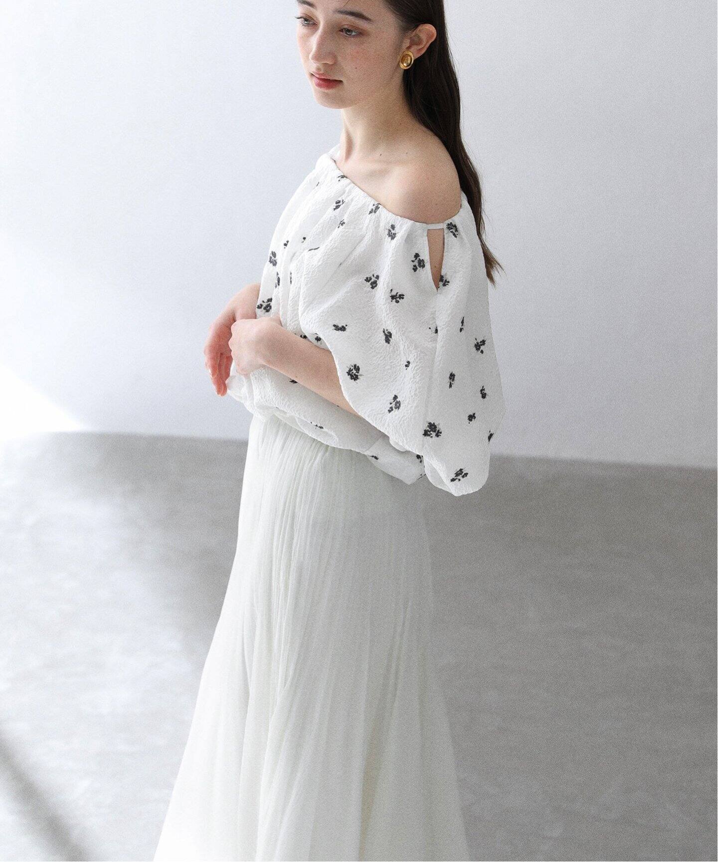 エンブロイダリー2WAYネックブラウス（シャツ／ブラウス）｜La  