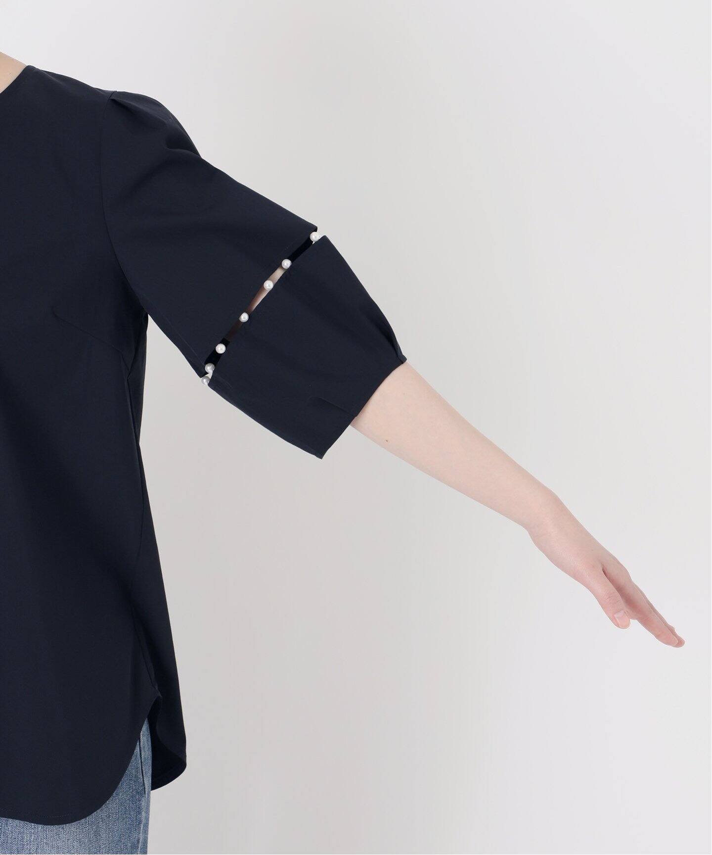 新品 LaTotalite トータリテ　バック　パール　ブラウス　シャツ 洗える】Vネックパールブラウス（シャツ／ブラウス）｜La Totalite（ラ