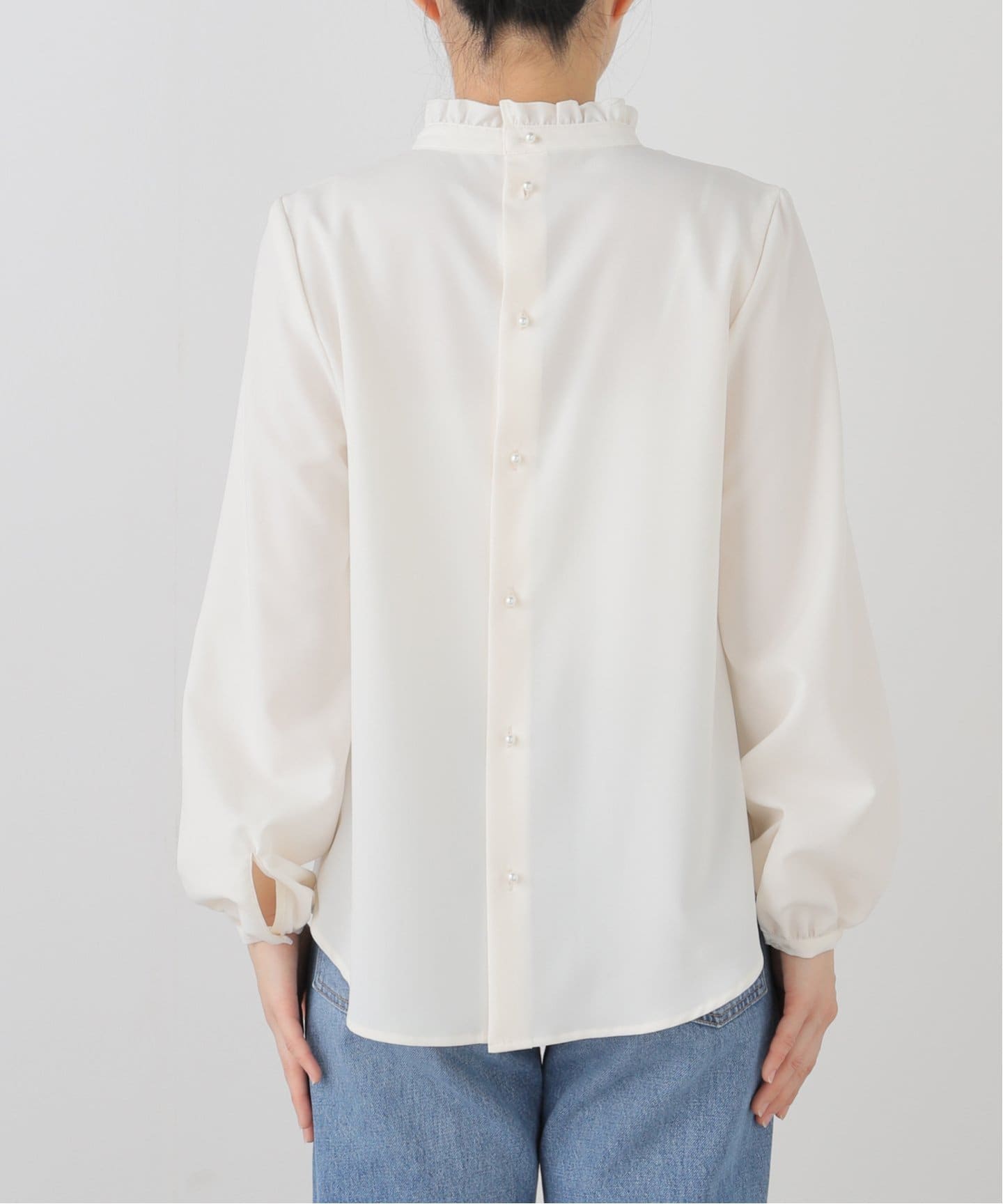 La Totalite ラトータリテ バンドカラーパールシャツ　ベイクルーズ フリルバンドカラーパールシャツ（シャツ／ブラウス）｜La