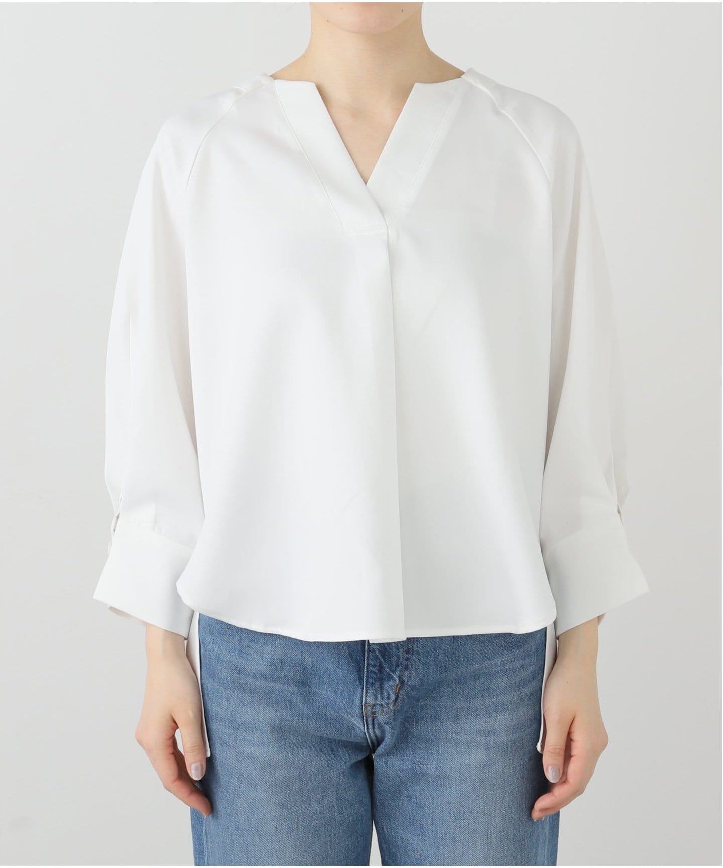 新品　La Totalite ラトータリテ 【洗える】Vネックブラウス 洗える】Vネックブラウス（シャツ／ブラウス）｜La Totalite（ラ