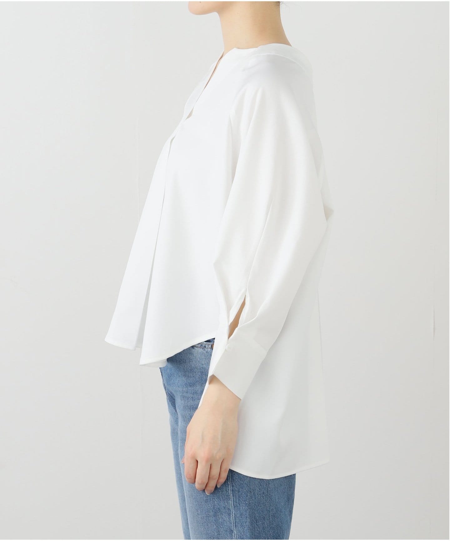 新品　La Totalite ラトータリテ 【洗える】Vネックブラウス 洗える】Vネックブラウス（シャツ／ブラウス）｜La Totalite（ラ