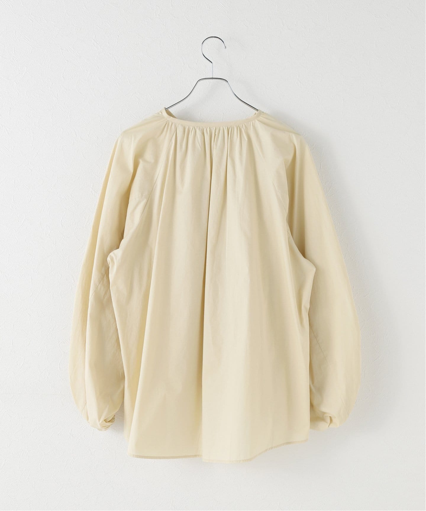 アーツアンドサイエンス / スキッパー ギャザーブラウス リボン 濃紺 アーツアンドサイエンス / スキッパー ギャザーブラウス リボン