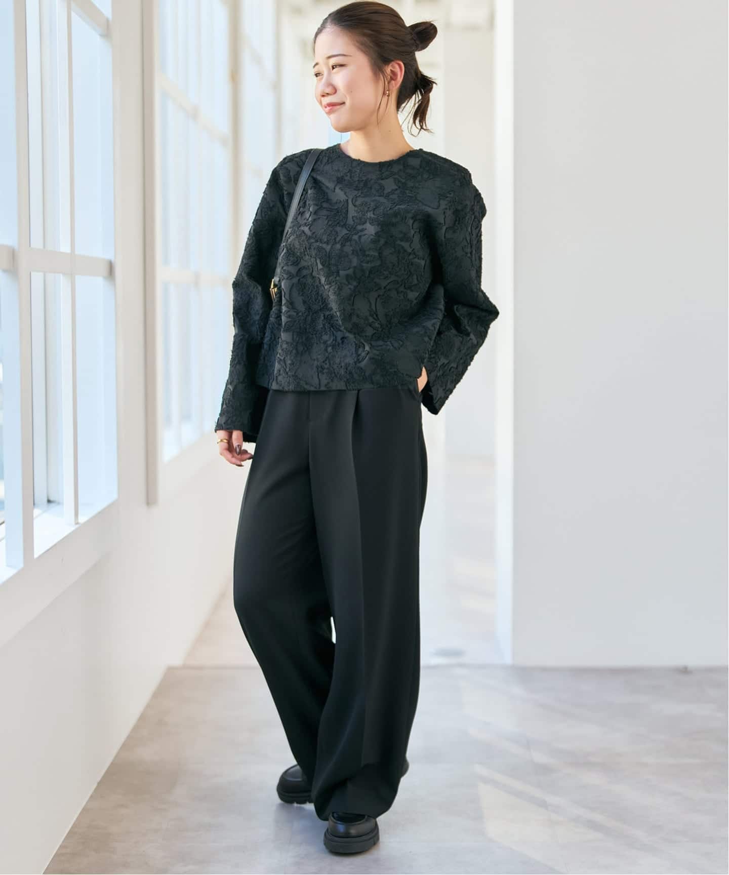 フラワージャガード クルーネックブラウス（シャツ／ブラウス）｜Spick