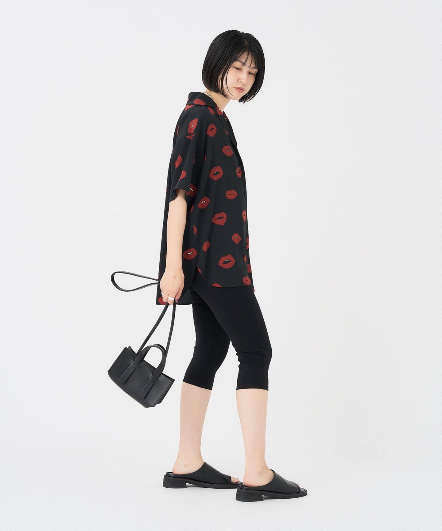 アルディーノアール HARDY NOIR 25SS LIPプリントオープンカラーシャツ 半袖シャツ 25051208109020 ブラック サイズ：F LIPプリントオープンカラーシャツ（シャツ／ブラウス）｜HARDY
