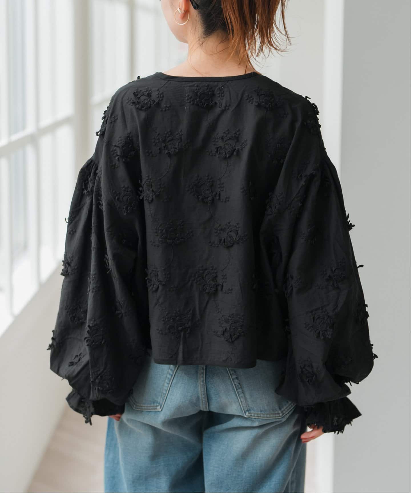 crinkle crinkle crinkle 3D embroidery bolero（シャツ