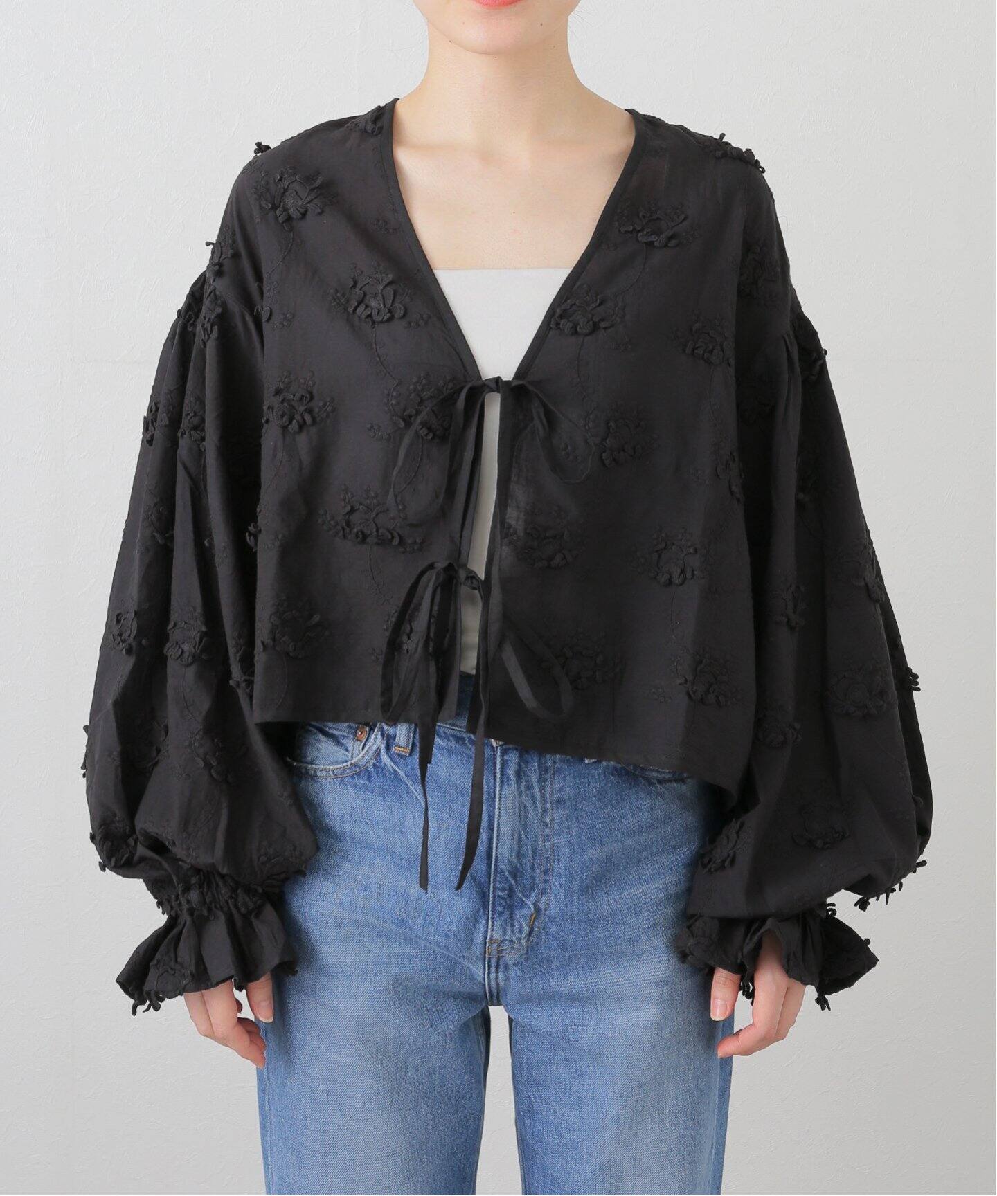 crinkle crinkle crinkle 3D embroidery bolero（シャツ