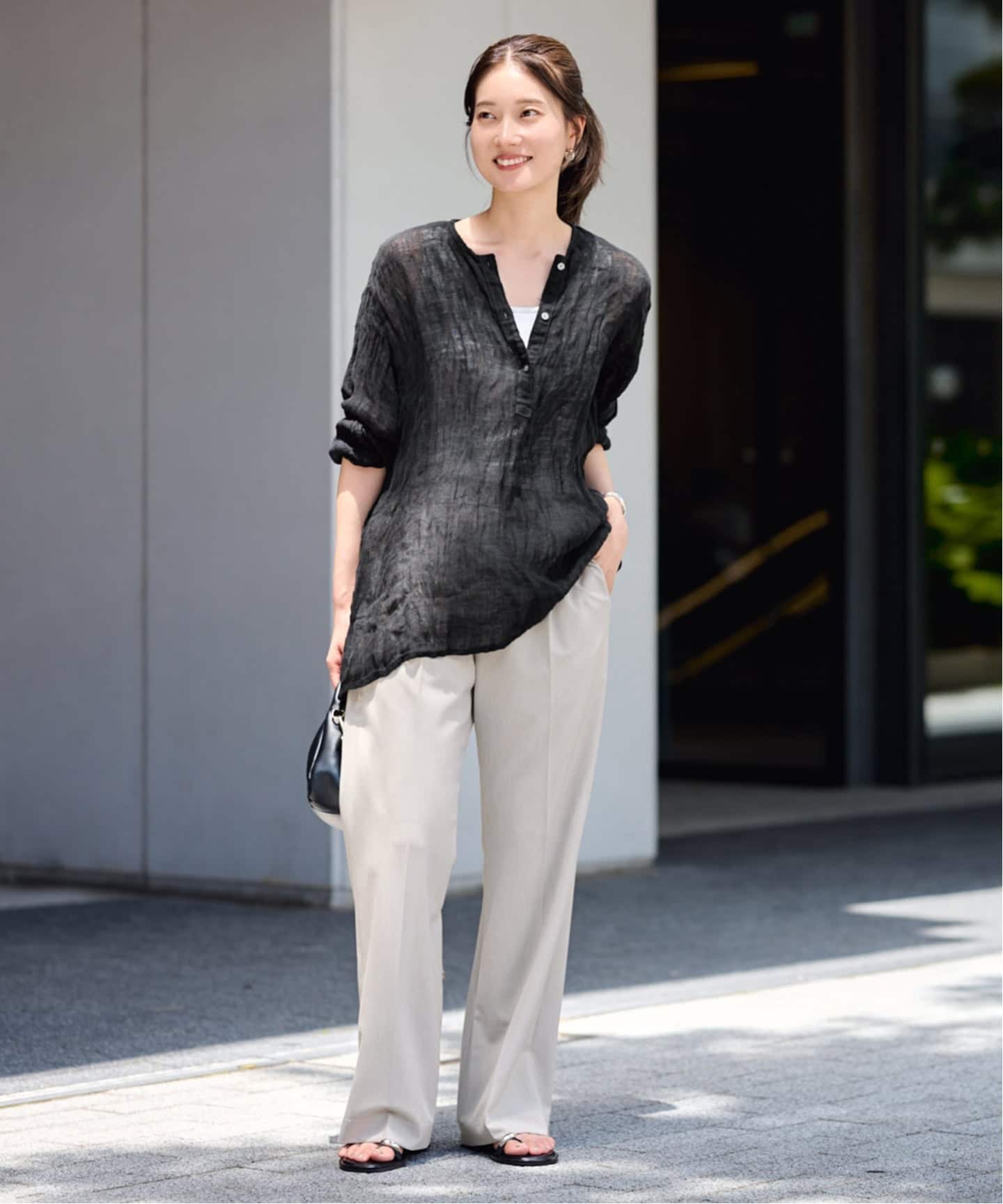 25SS FRAMeWORK　LINENクレープ ヘンリーネックブラウス　白 25SS FRAMeWORK LINENクレープ ヘンリーネックブラウス 白