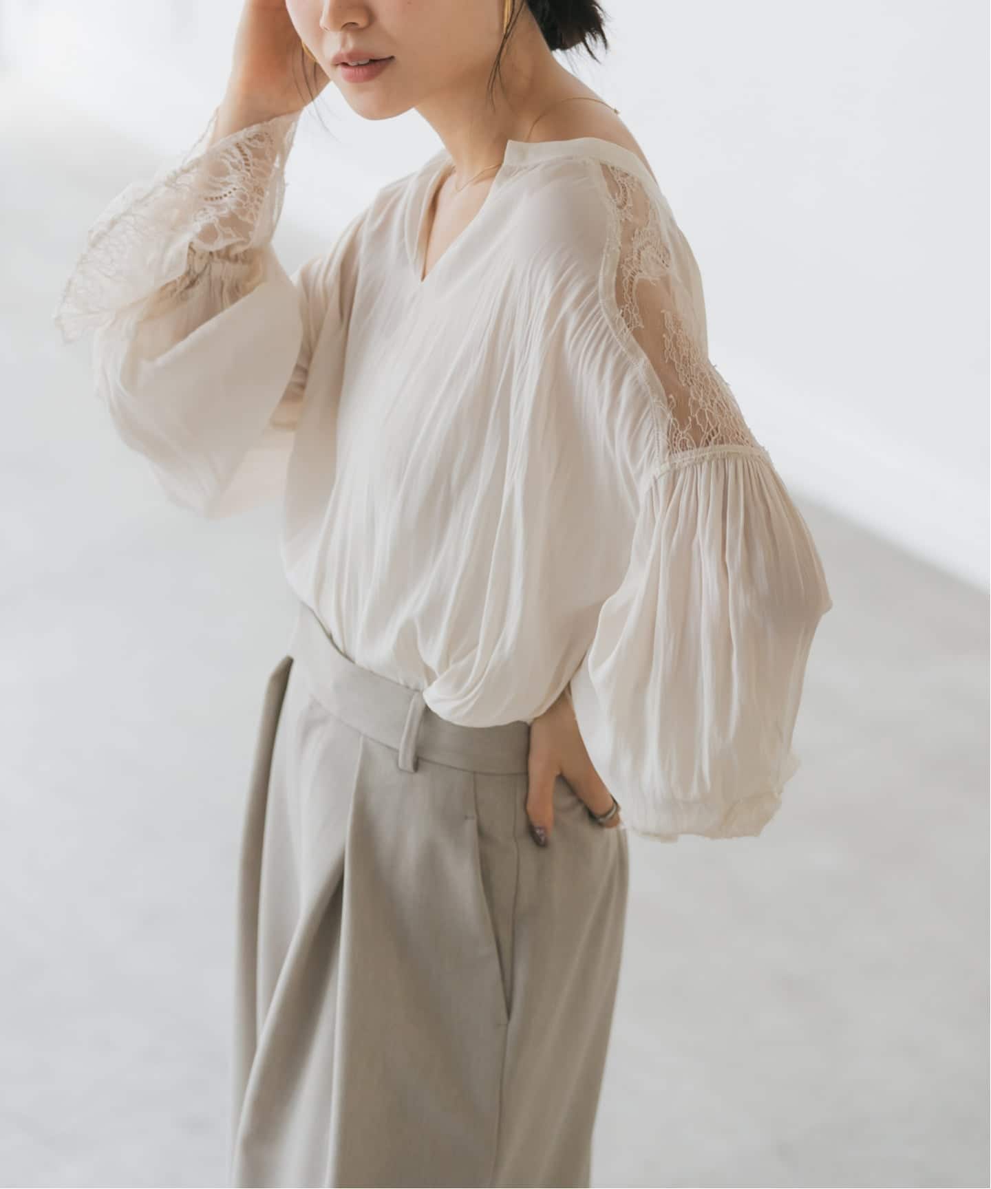 レーストリミングフリルカフスブラウス NOBLE｜レーストリミングフリルカフスブラウス | Rakuten
