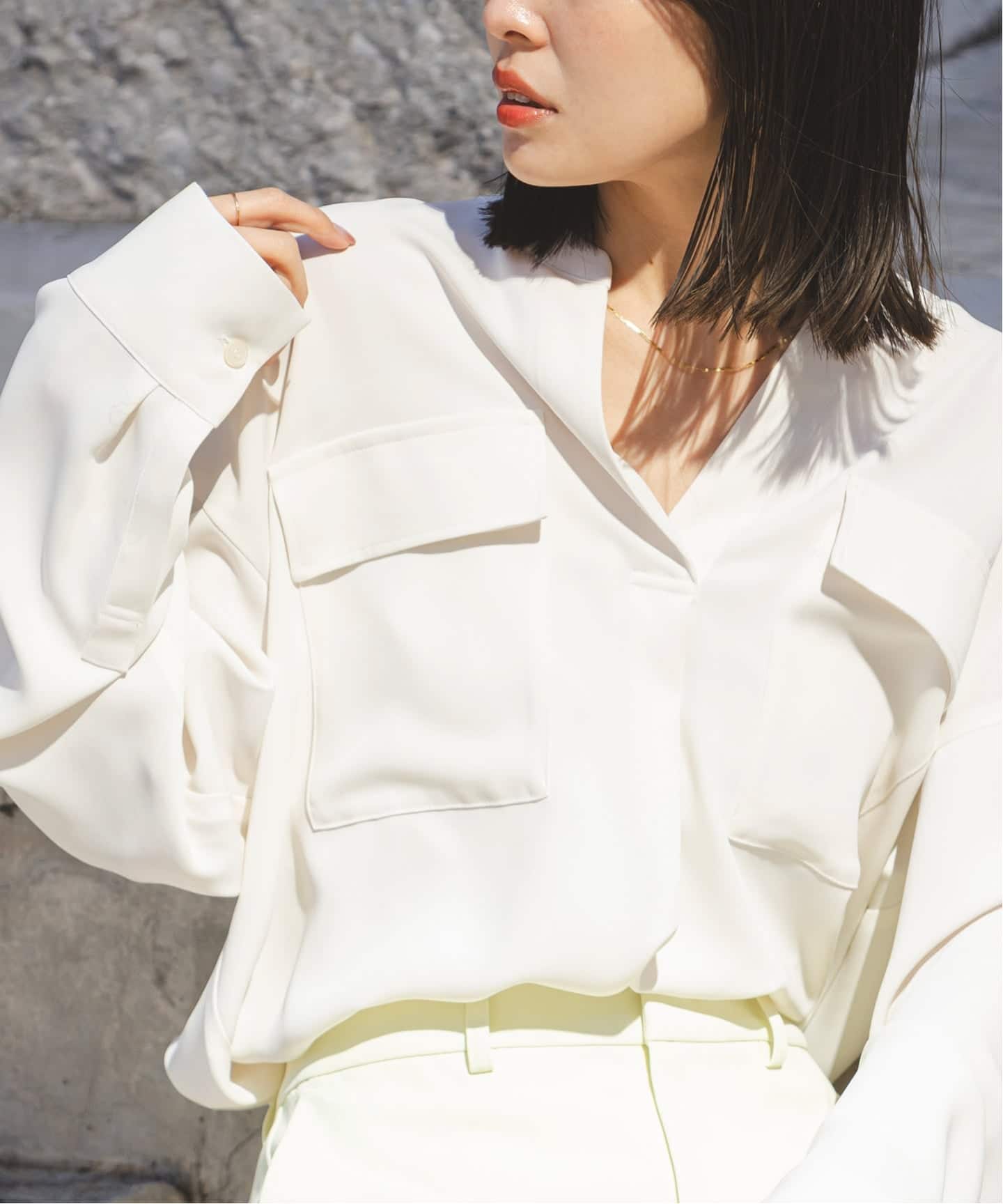 24年モデル ワークディテールドレープシャツ ホワイト とろみブラウス 24年モデル ワークディテールドレープシャツ ホワイト とろみブラウス