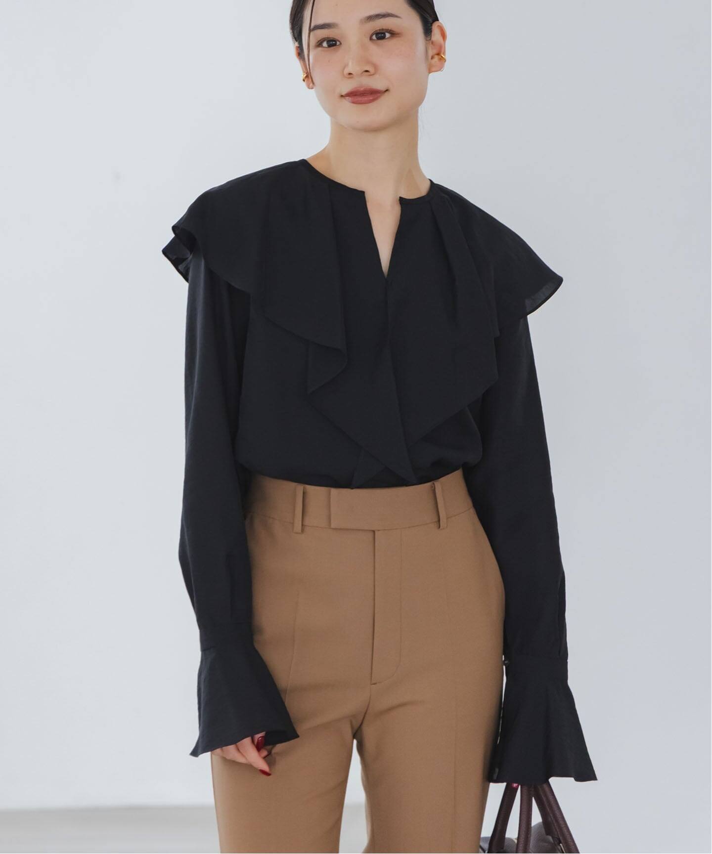 NOBLE　ブライトシアーフリルブラウス　ブラック 追加》ブライトシアーフリルブラウス（シャツ／ブラウス）｜NOBLE