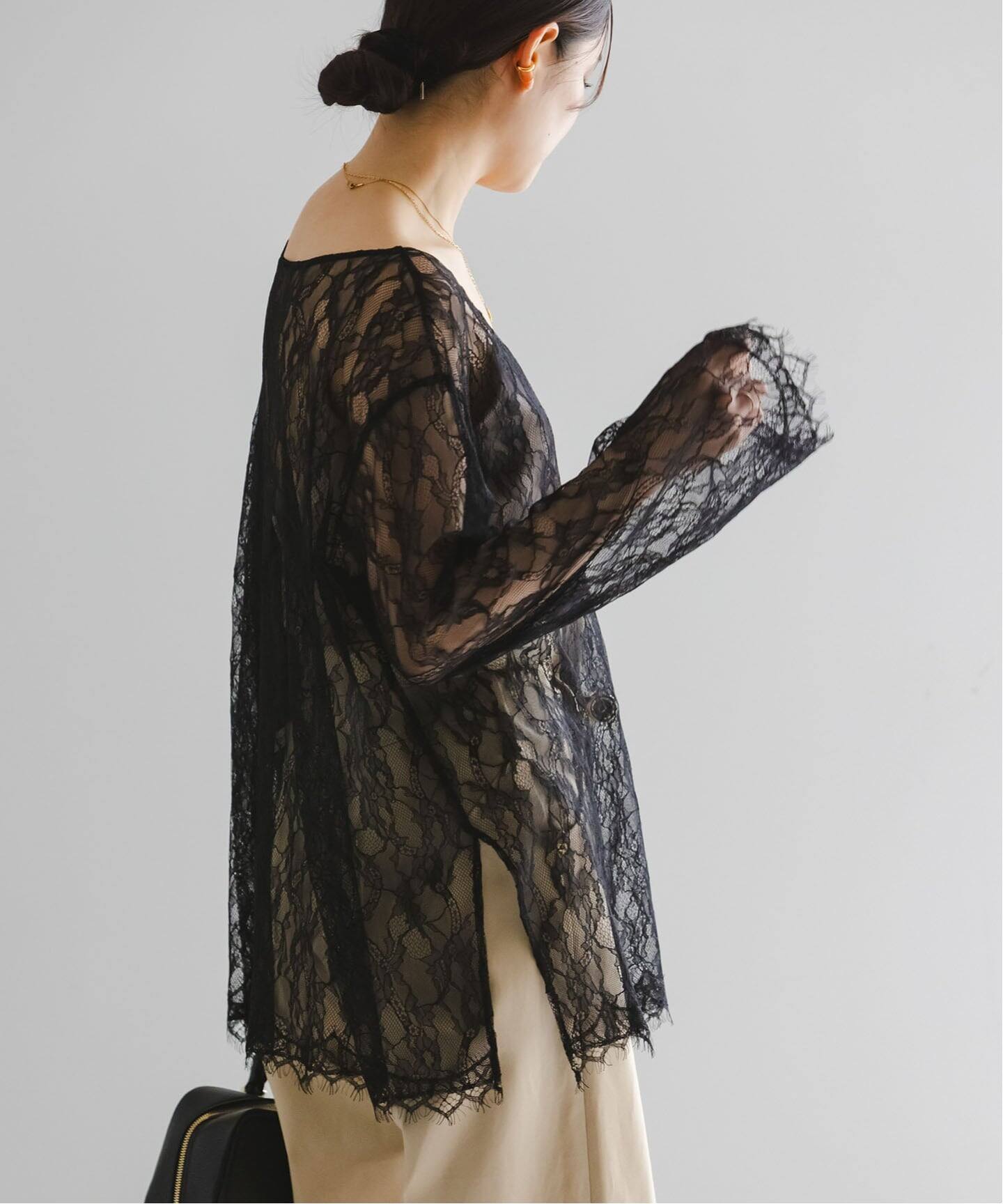 アンミヌ　シアーレースチュニックブラウス（BLACK） P.A.R.O.S.H.【プラスサイズ/シアーレース/チュニック/インナー付