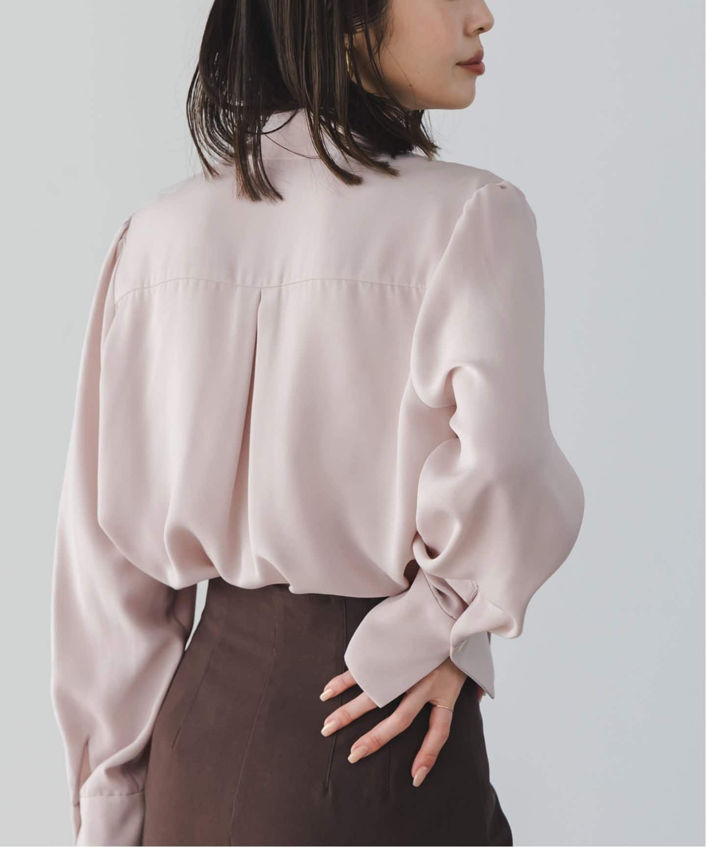 WEB&日本橋店限定・追加予約》ロイヤルサテンボウタイブラウス WEB&日本橋店限定・追加予約》ロイヤルサテンボウタイブラウス