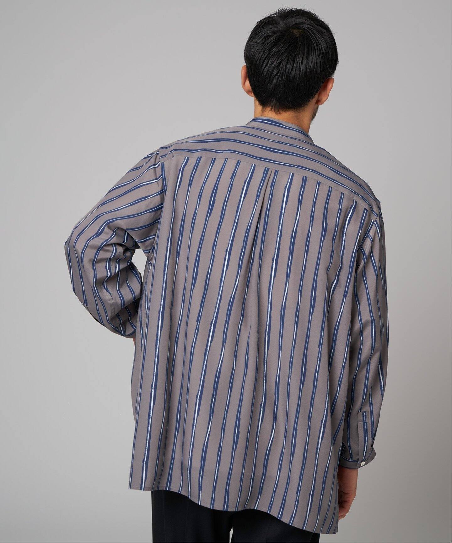 ストライプ ドレーピー 8分袖 バンドカラープルオーバーシャツ（シャツ