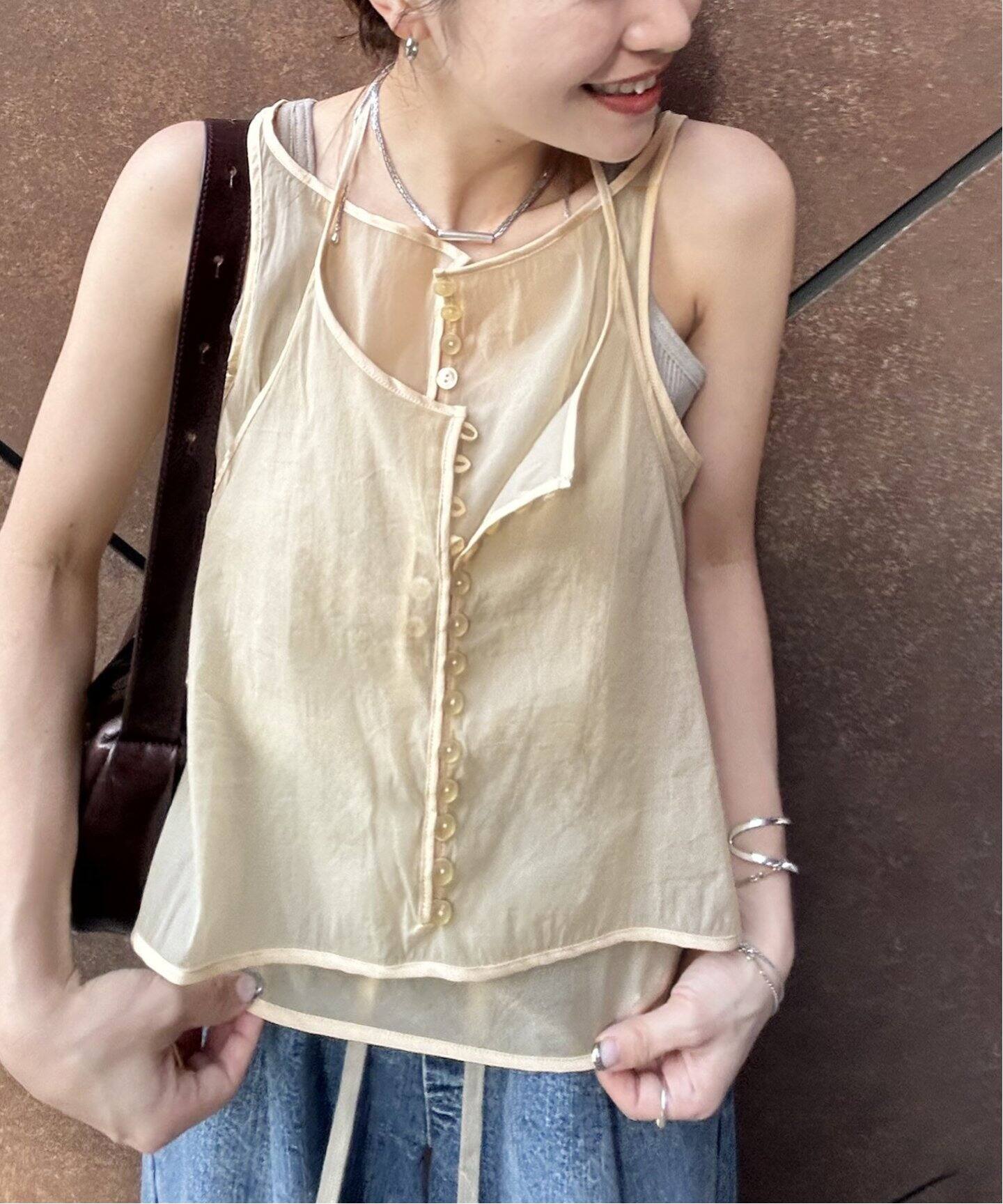 LOW CLASSIC/ロウ クラシック】SEE-THROUGH BUTTON LOOP TOP（シャツ 
