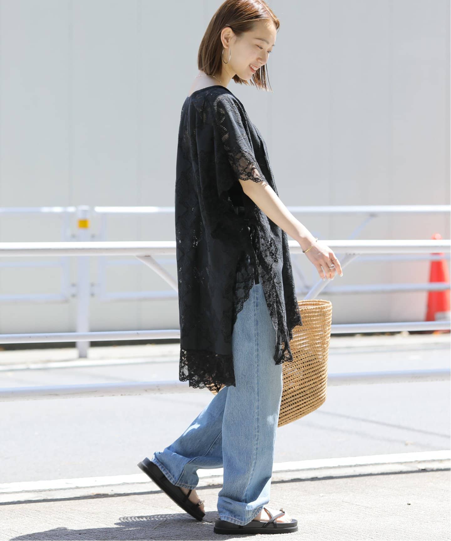 美品　provoke プロヴォーク ポンチョブラウス　ブラウス　黒　レース PROVOKE/プロヴォーク】Poncho ブラウス（シャツ／ブラウス