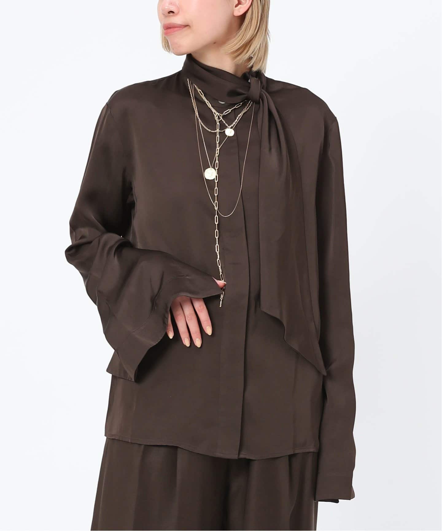 TEURN STUDIOS/ターンスタジオ】スカーフカラーサテンブラウス（シャツ