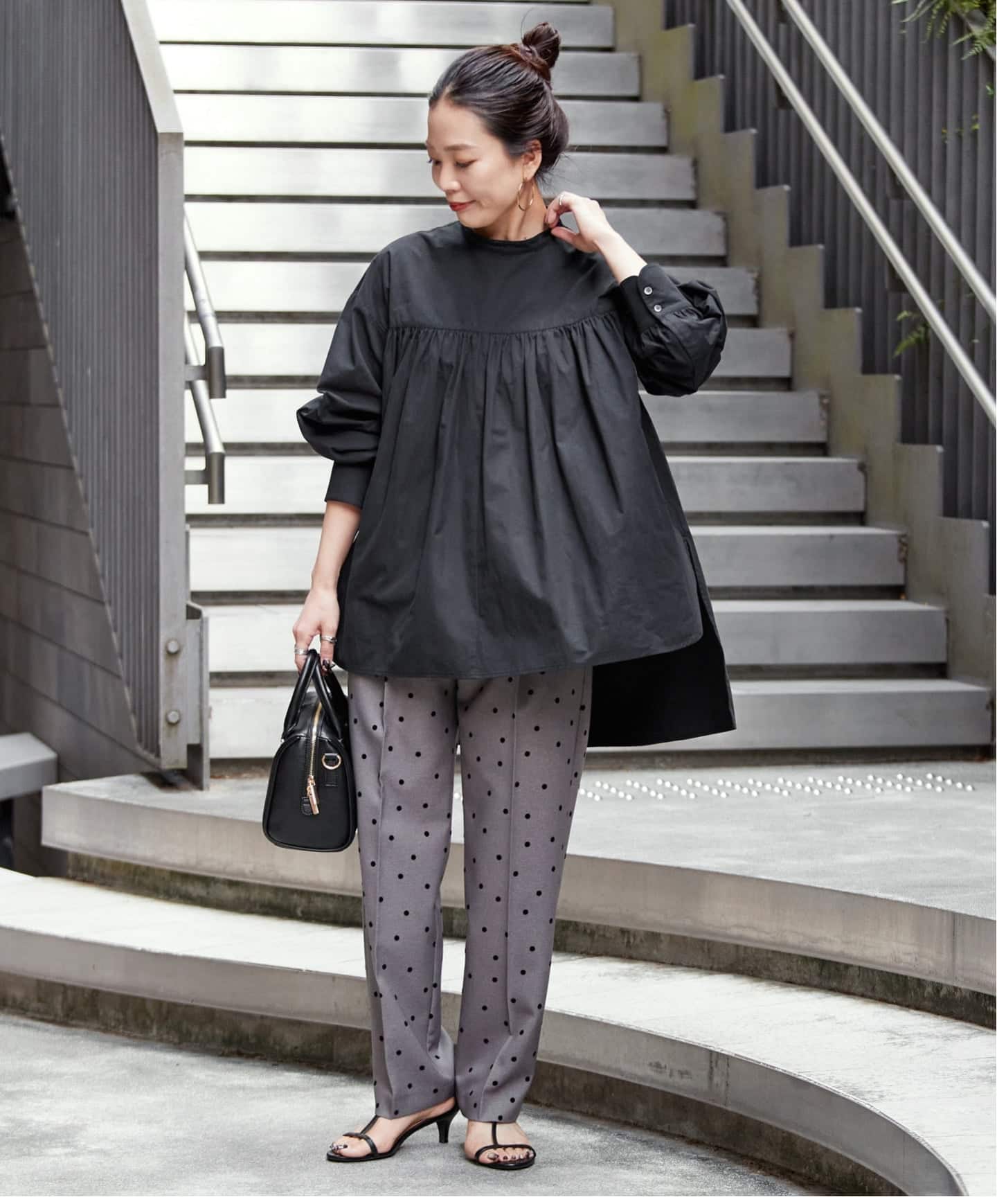 egg trading ギャザー　ブラウス　チュニック 12closet(トゥエルブクローゼット)の【洗える】異素材ギャザー