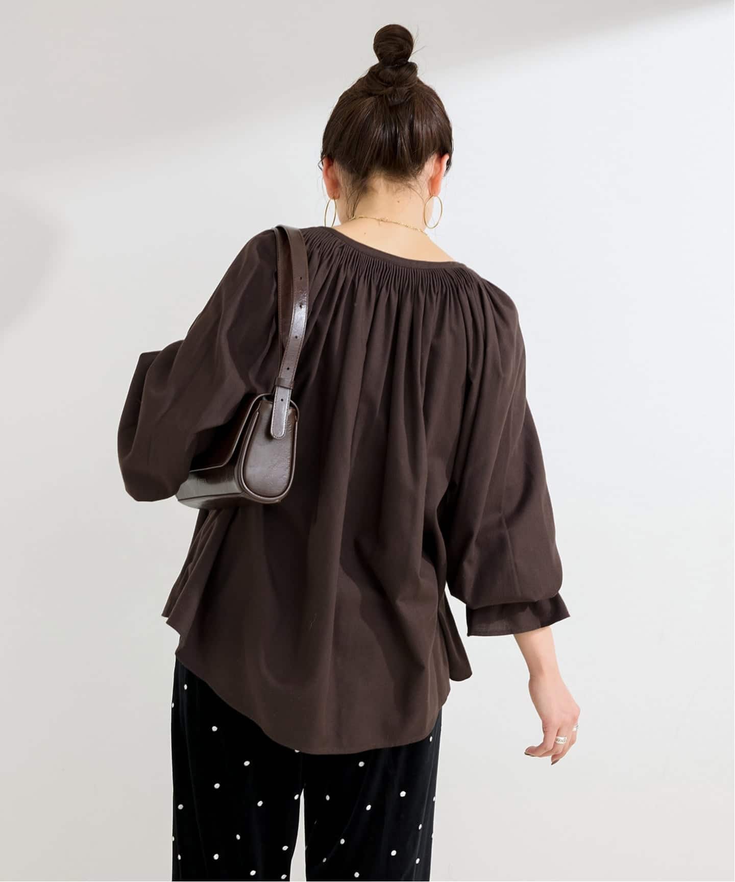 ウォッシャブル / ギャザーネックボリュームブラウス（シャツ
