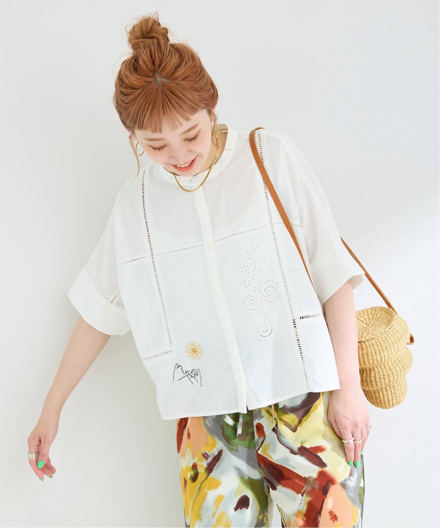 希少✨マメクロゴウチ ノースリーブシャツ 刺繍 エンブロイダリー ホワイトベスト 4ffc74d9c1b031e0c1f54236b39304