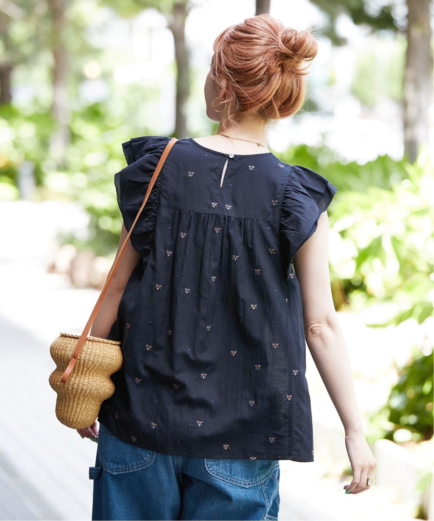 手洗い可 / フラワー刺繍フリルブラウス（シャツ／ブラウス）｜B.C