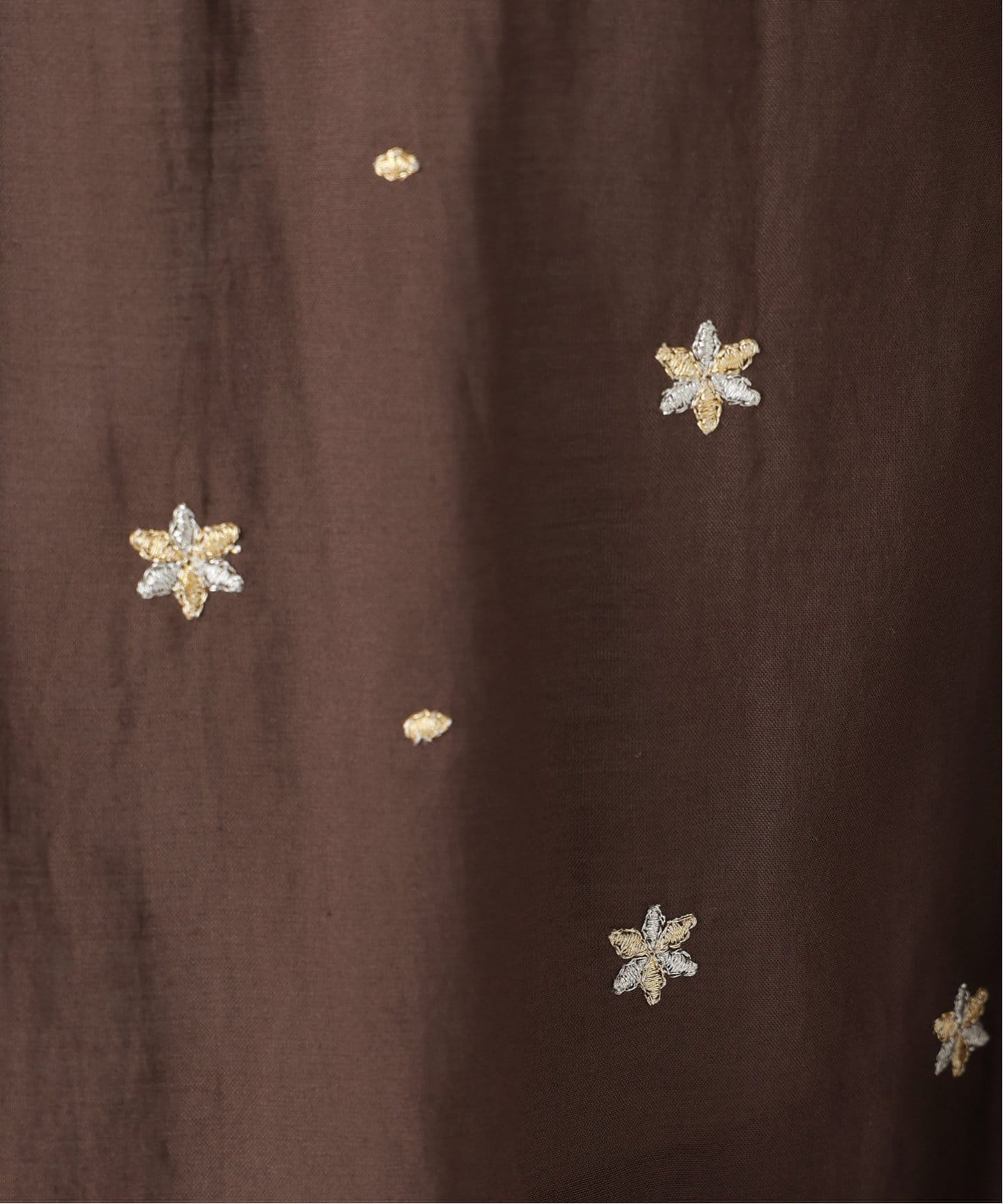 手洗い可 / フラワー刺繍フリルブラウス（シャツ／ブラウス