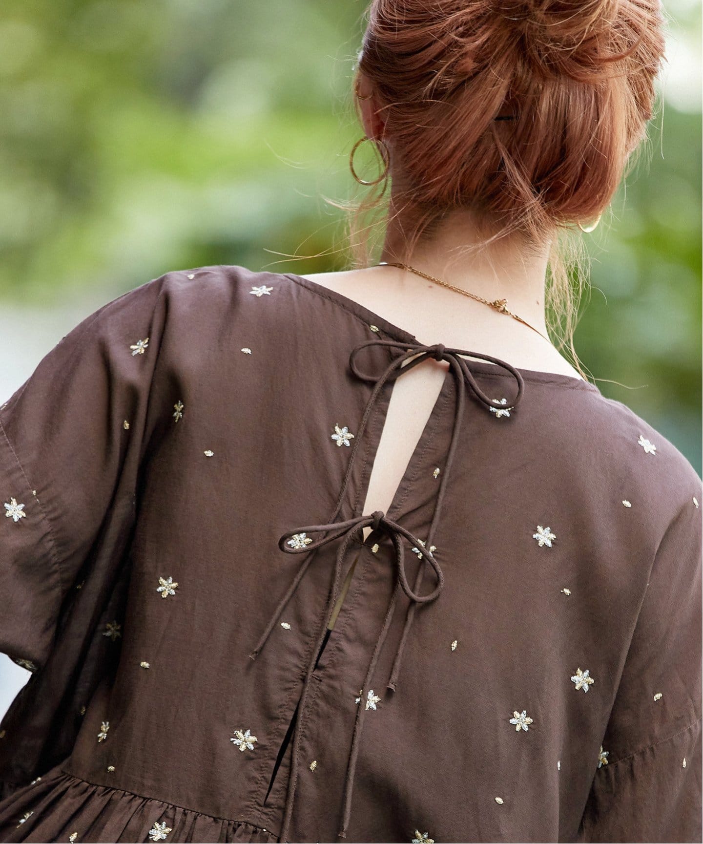 WEB限定】手洗い可 / バックリボンフラワー刺繍ブラウス（シャツ