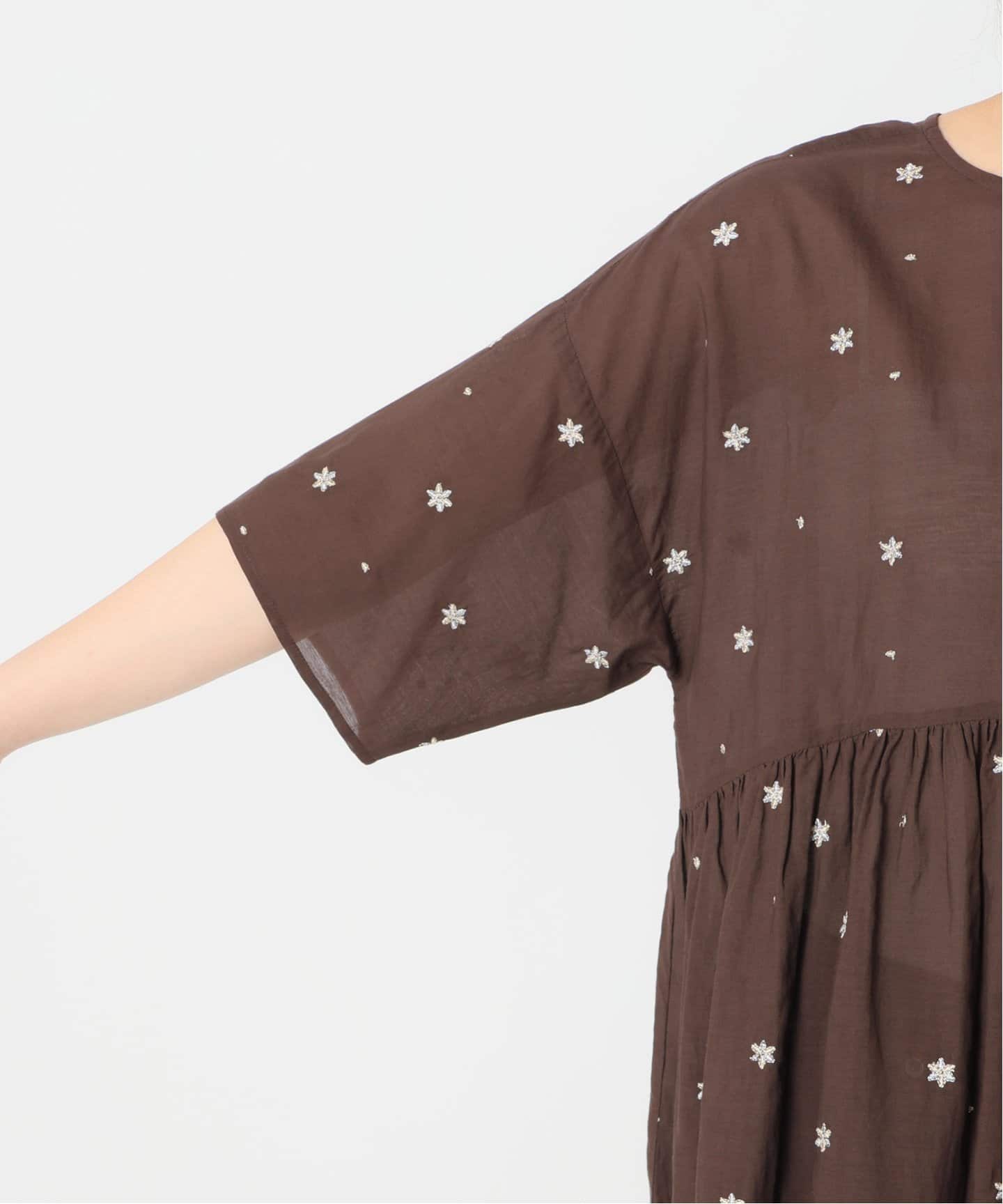 WEB限定】手洗い可 / バックリボンフラワー刺繍ブラウス（シャツ