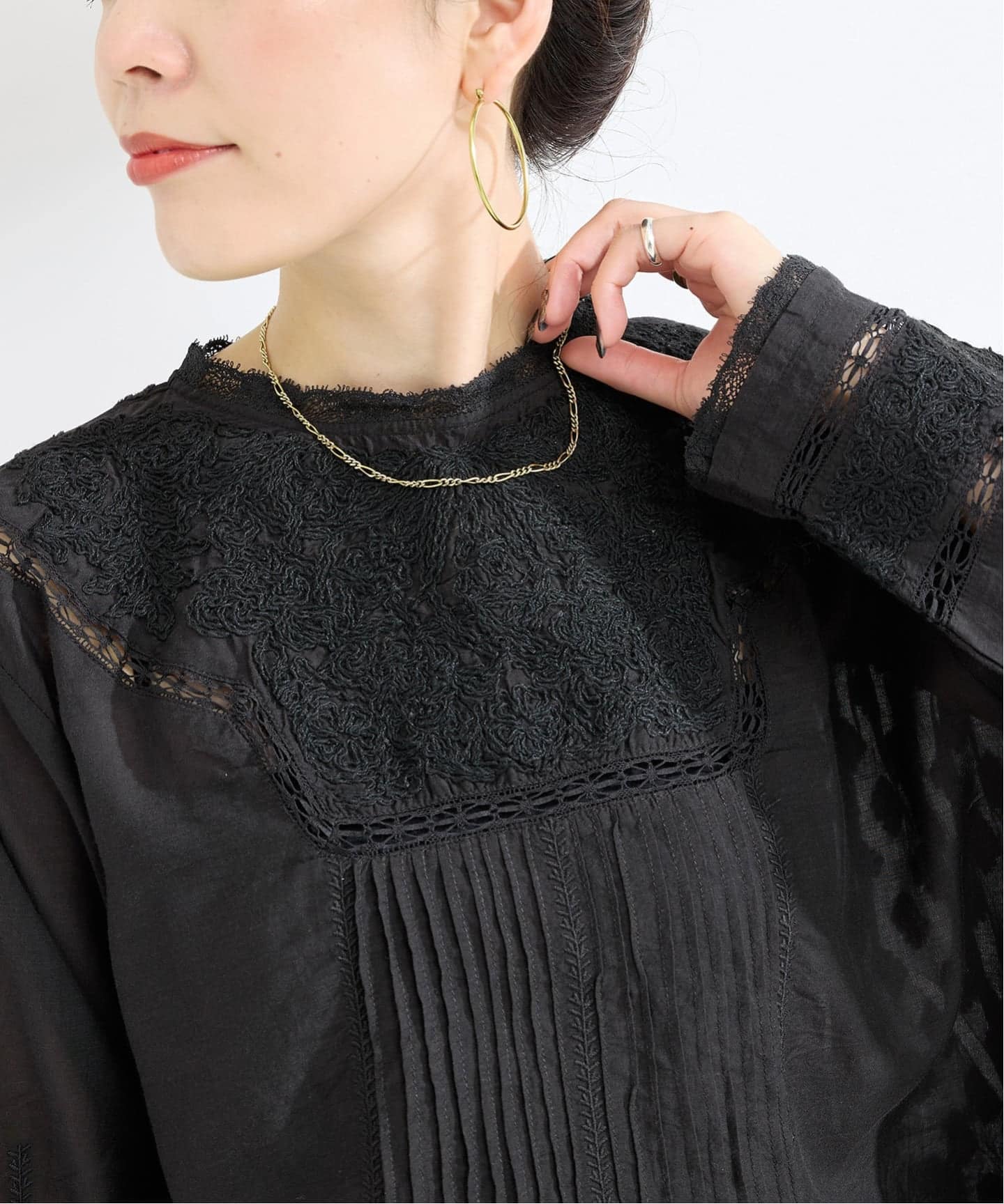 WEB限定】手洗い可 / FANAKA / ファナカ ジャガードx刺繍ブラウス