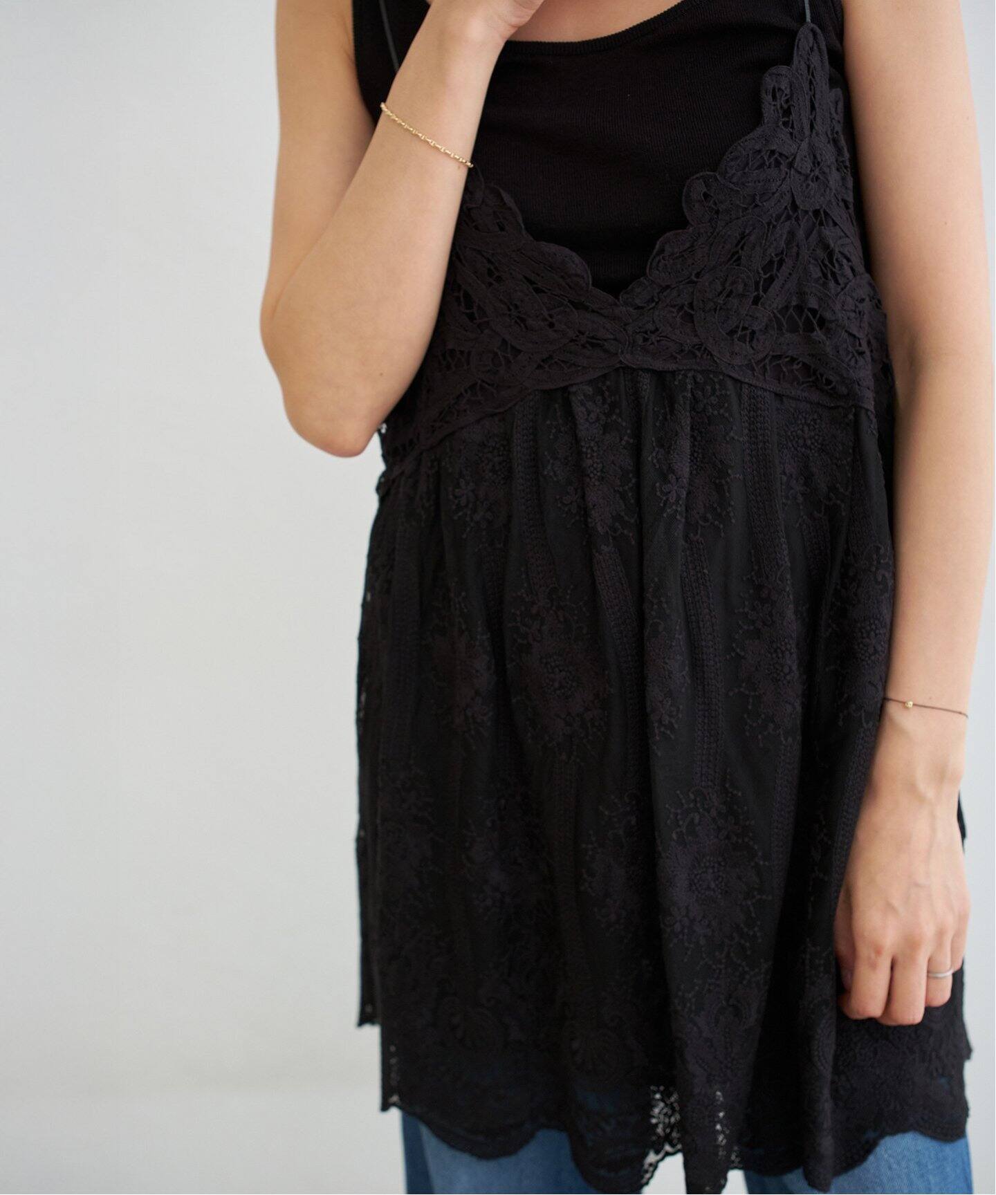 イエナ　アンティークチュールバテンキャミ　ブラック イエナ IENA アンティークチュールバテンキャミ （ホワイト