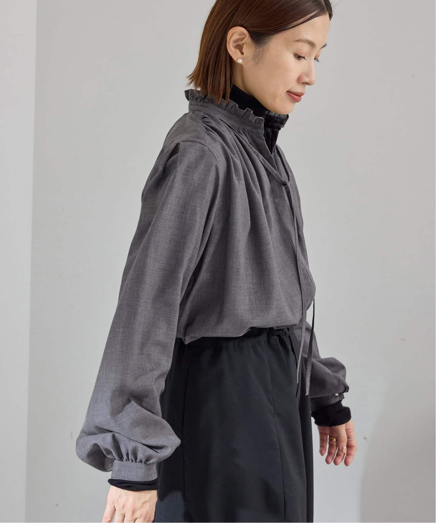 追加》TWフリルネックブラウス（シャツ／ブラウス）｜IENA（イエナ）の