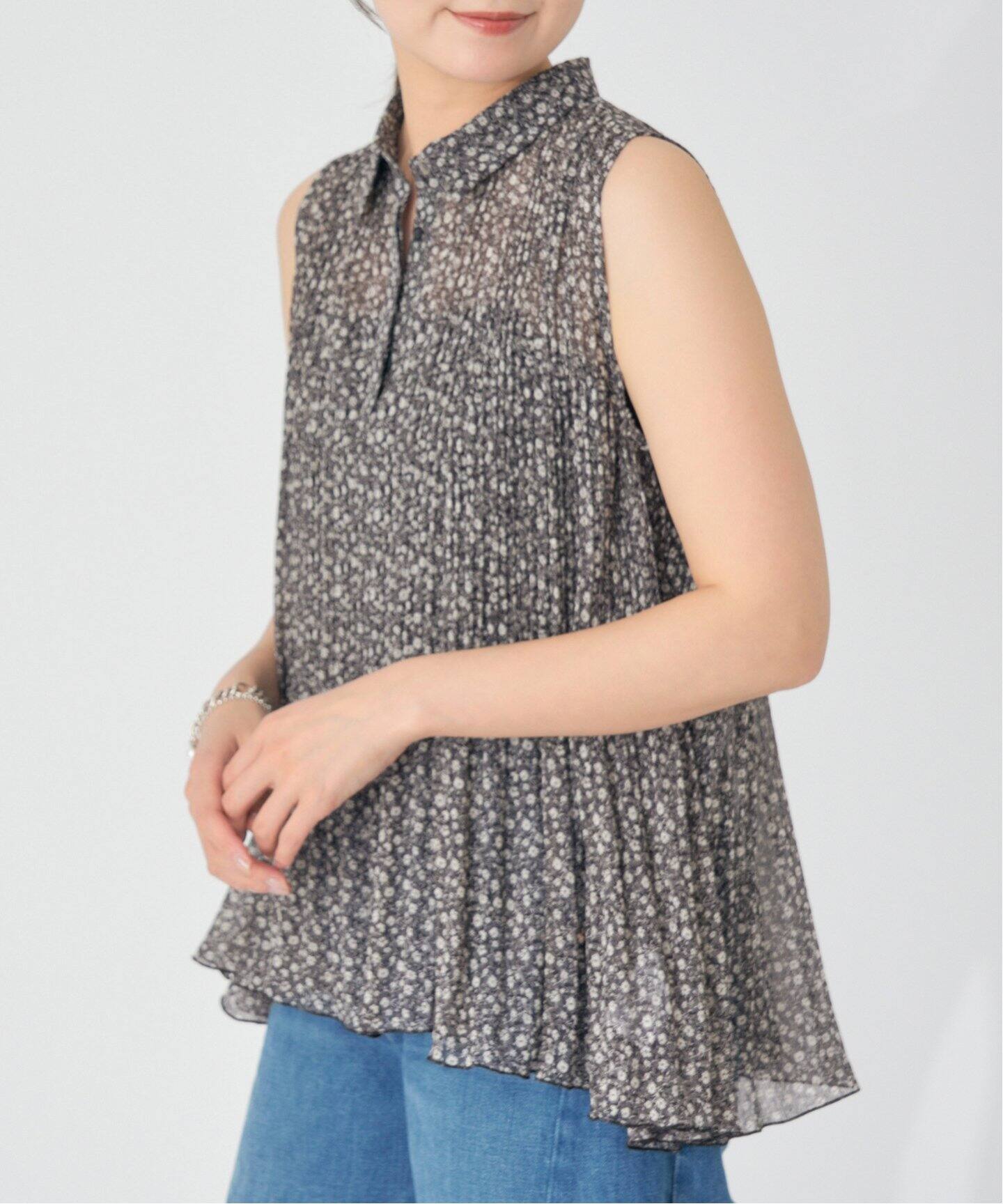 ✴︎専用【新品】IENAイエナ　MONOボタニーノースリーブ小花柄ブラウスブラック MONOボタニーノースリーブ（シャツ／ブラウス）｜IENA（イエナ