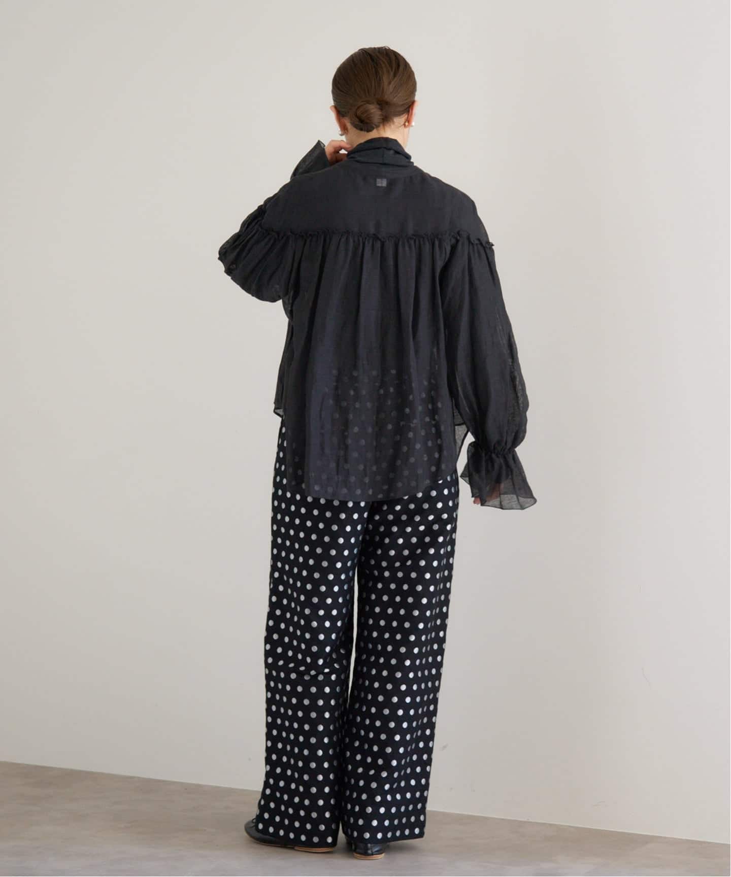 B. リネン混シアーブラウス（シャツ／ブラウス）｜IENA（イエナ）の