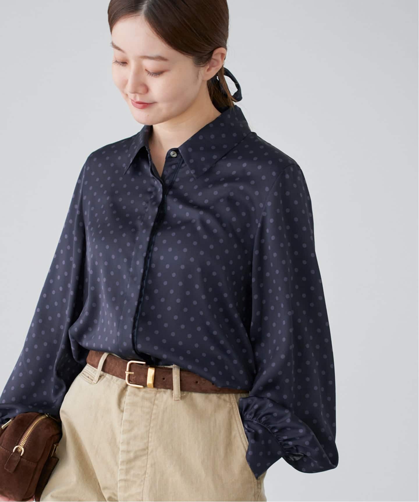 WEB限定/追加2》サテンドットタイ付ブラウス（シャツ／ブラウス