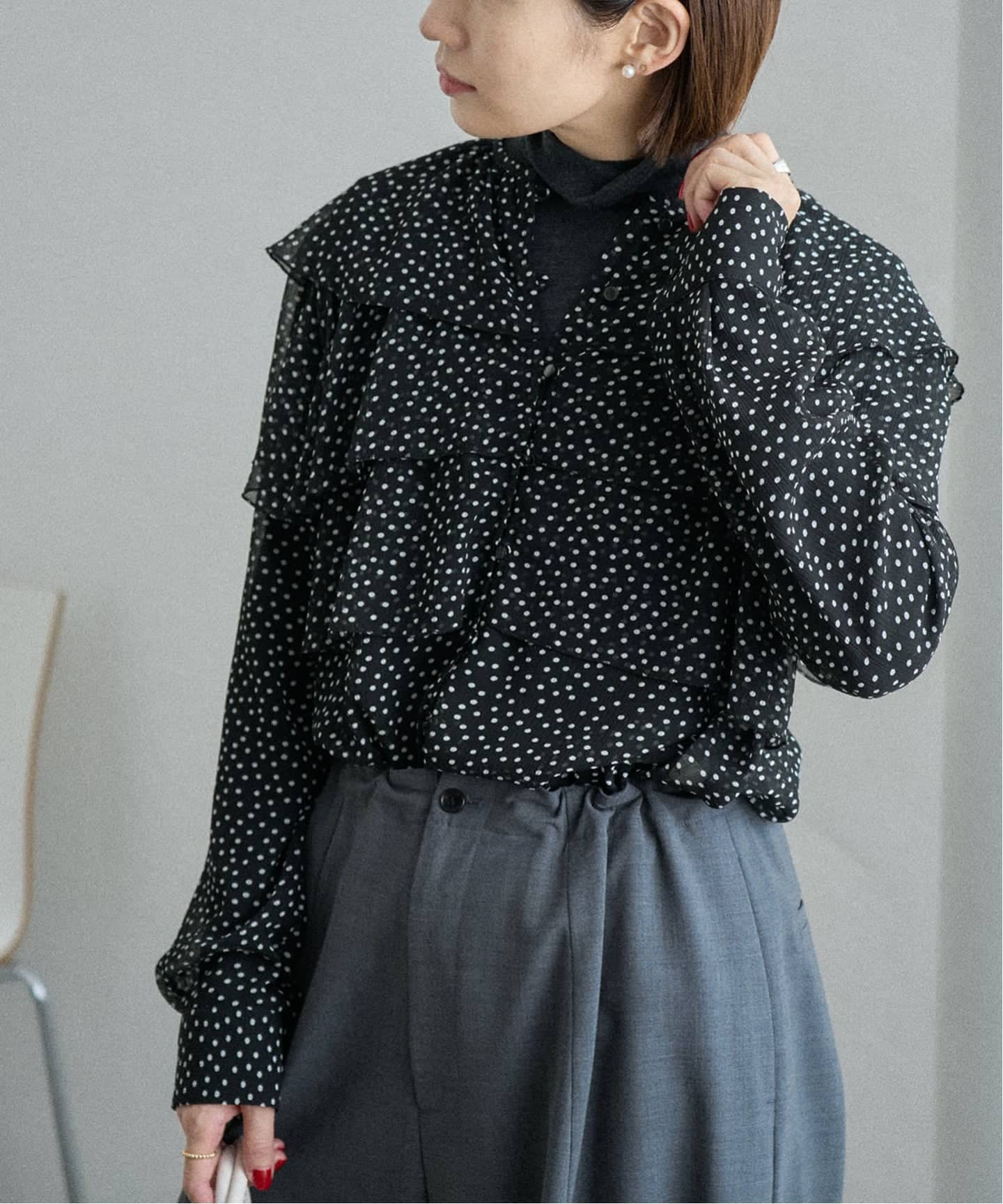 IENA イエナ ドット楊柳フリルブラウス　ブラック 一部カラーWEB・一部店舗限定/追加》楊柳フリルブラウス（シャツ