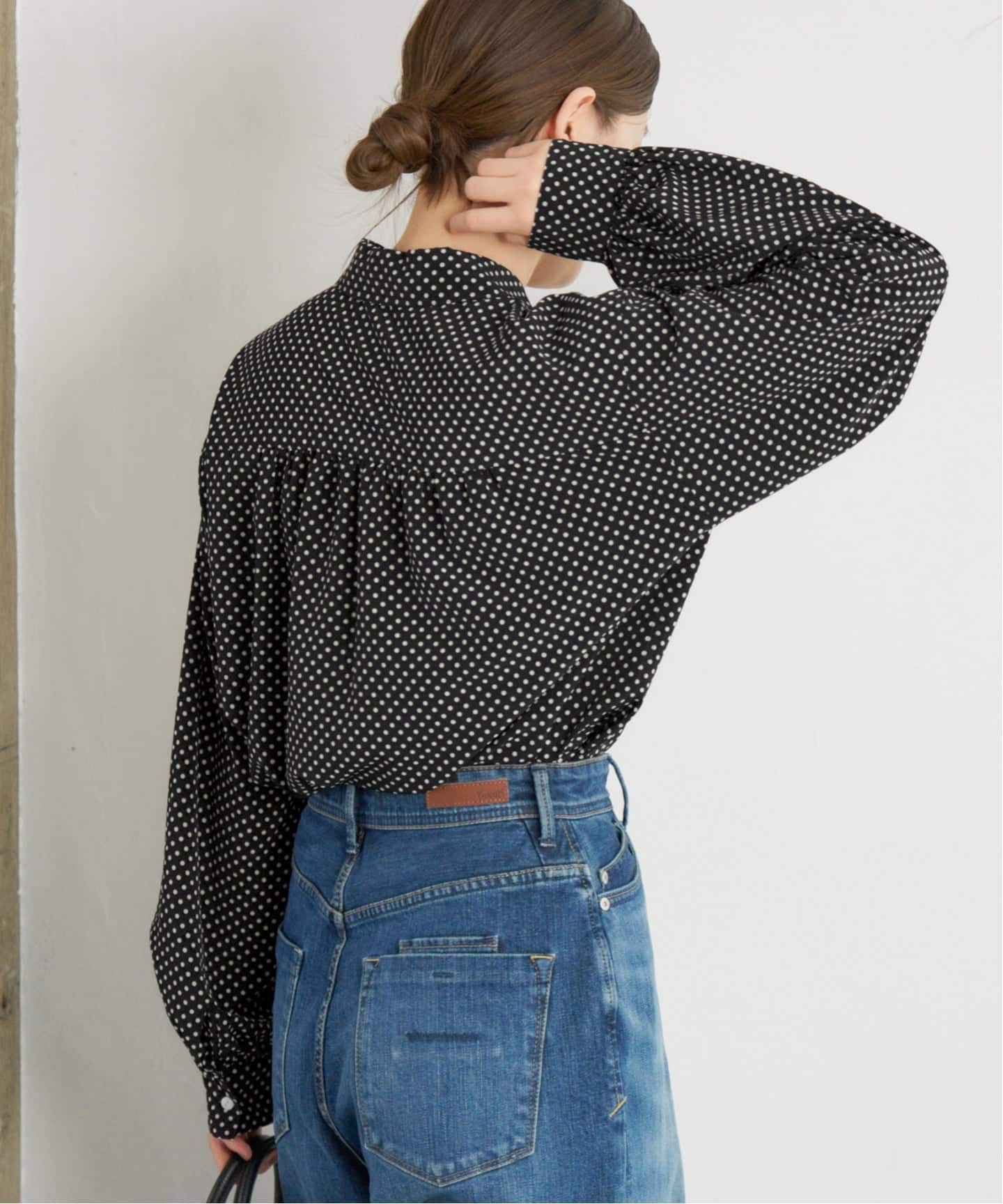 【美品】IENA sese 38 ミニラウンドカラードットブラウス　ブラックA 美品】IENA sese 38 ミニラウンドカラードットブラウス ブラックA
