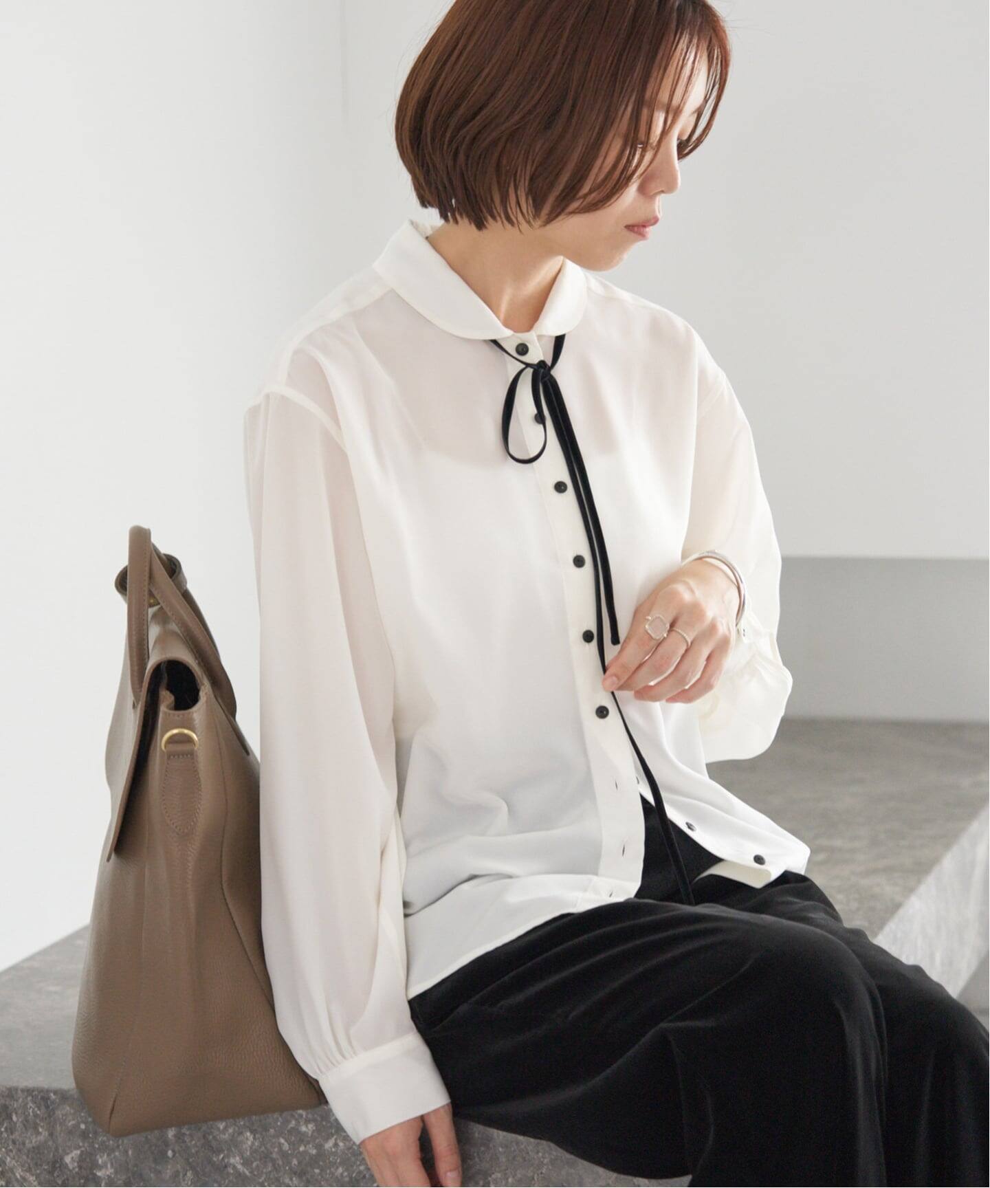 【美品】IENA sese 38 ミニラウンドカラードットブラウス　ブラックA IENA sese 38 ミニラウンドカラードットブラウス ブラックA