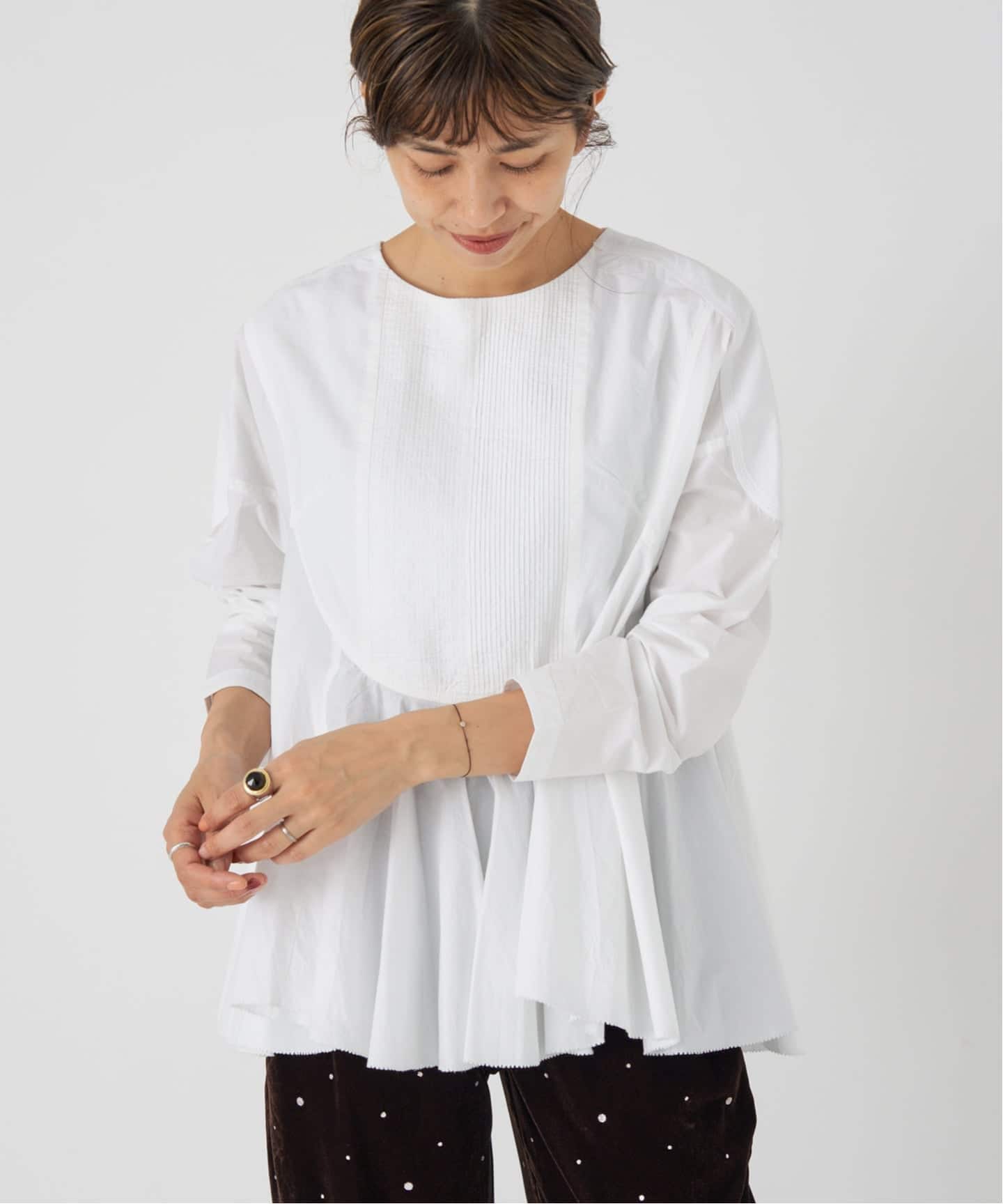 AAYUSHI アユーシ　別注フロントピンタックペプラムブラウス AAYUSHI/アユーシ 別注 フロントピンタックペプラムブラウス（シャツ