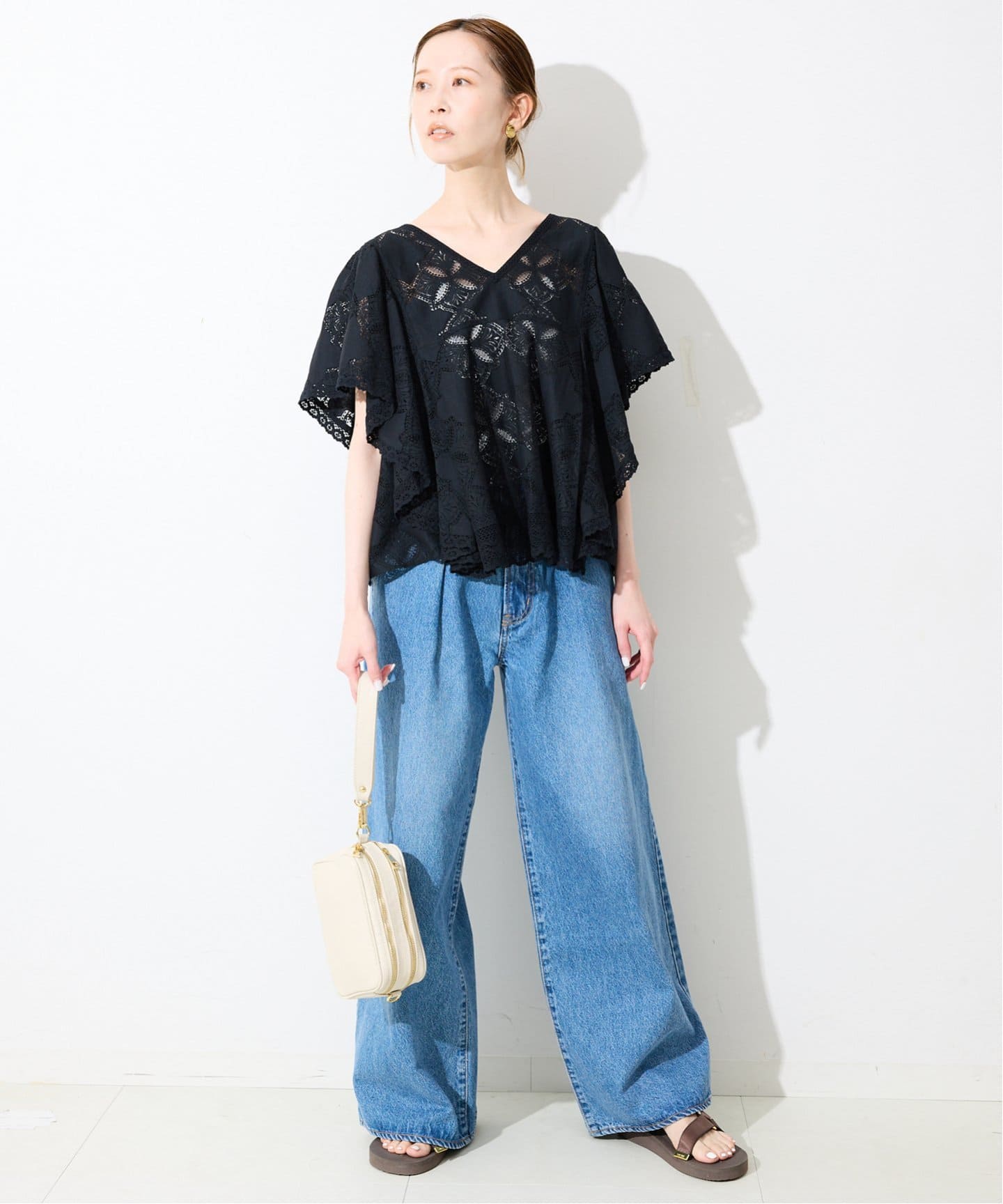 SLOBE IENA　スローブイエナ　レースフリルVネックブラウス　ほぼ未使用 SLOBE IENA｜《WEB限定/追加》レースフリルVネックブラウス