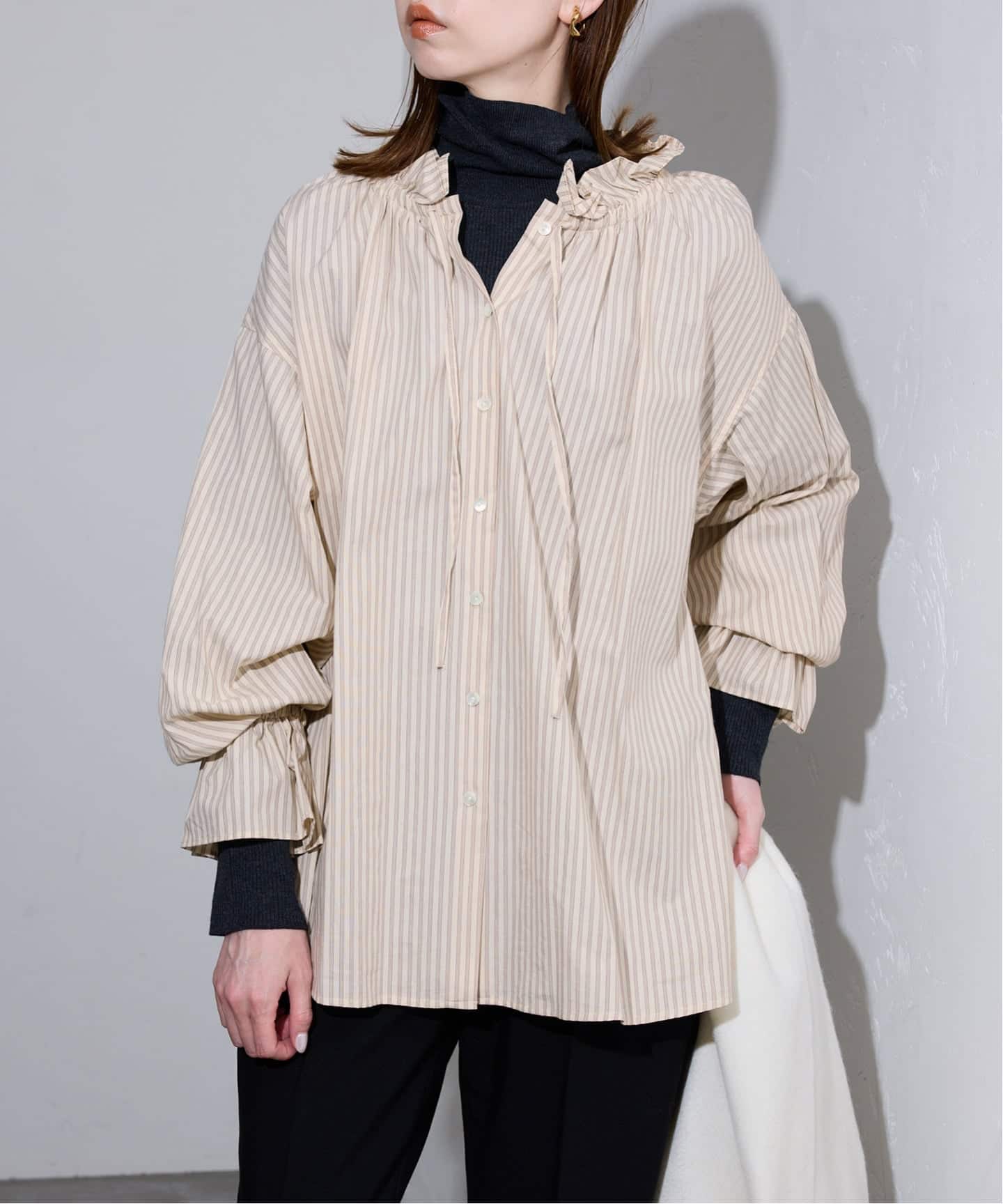 一部WEB・店舗限定カラーあり》タイプライターフリルカラーブラウス