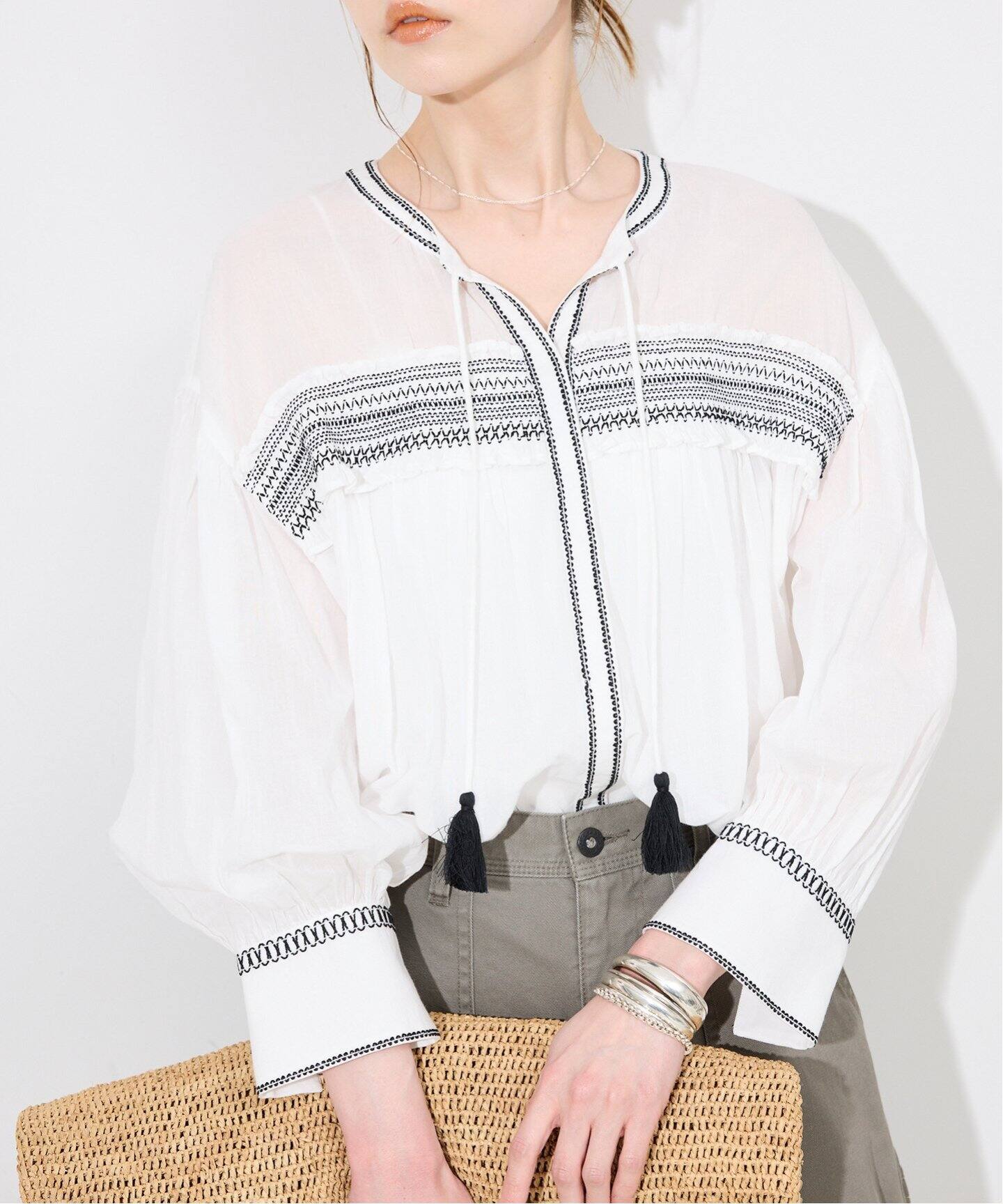 シャーリングシシュウスキッパーブラウス（シャツ／ブラウス）｜SLOBE 