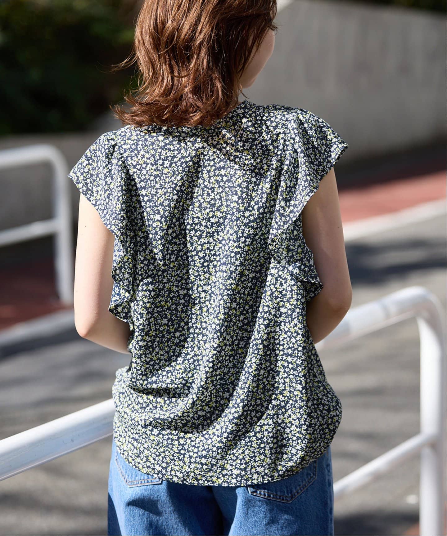 美品　IENA フレンチフリルスリーブブラウス フレンチフリルスリーブフラワーブラウス（シャツ／ブラウス