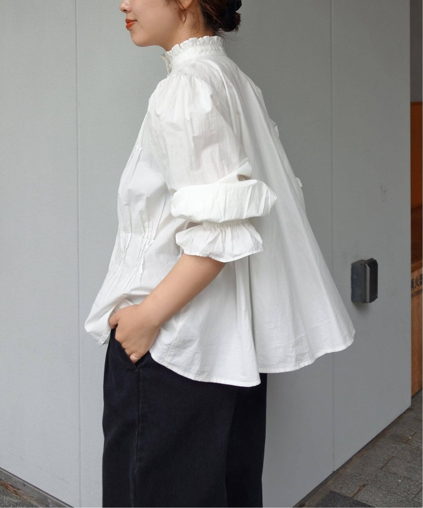 crinkle crinkle crinkle rebuilt neck embroidery blouse CC-4015