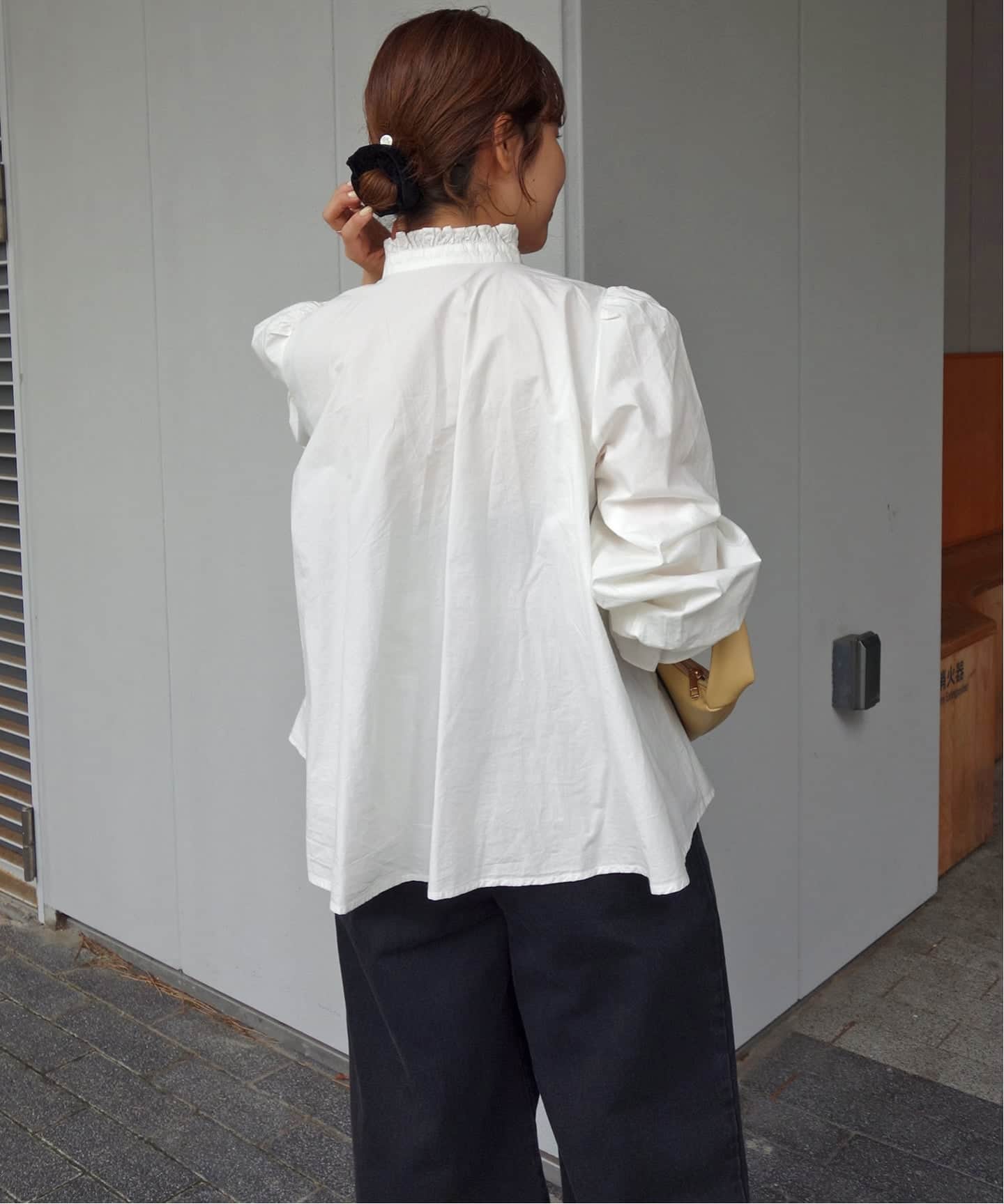 crinkle crinkle crinkle rebuilt neck embroidery blouse CC-4015