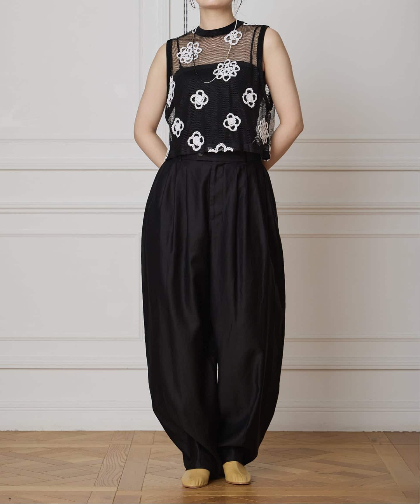 IÉNA LA BOUCLE Brocheレースタンク 素晴らしい IÉNA Brocheレースタンク BOUCLE LA トップス - トップス