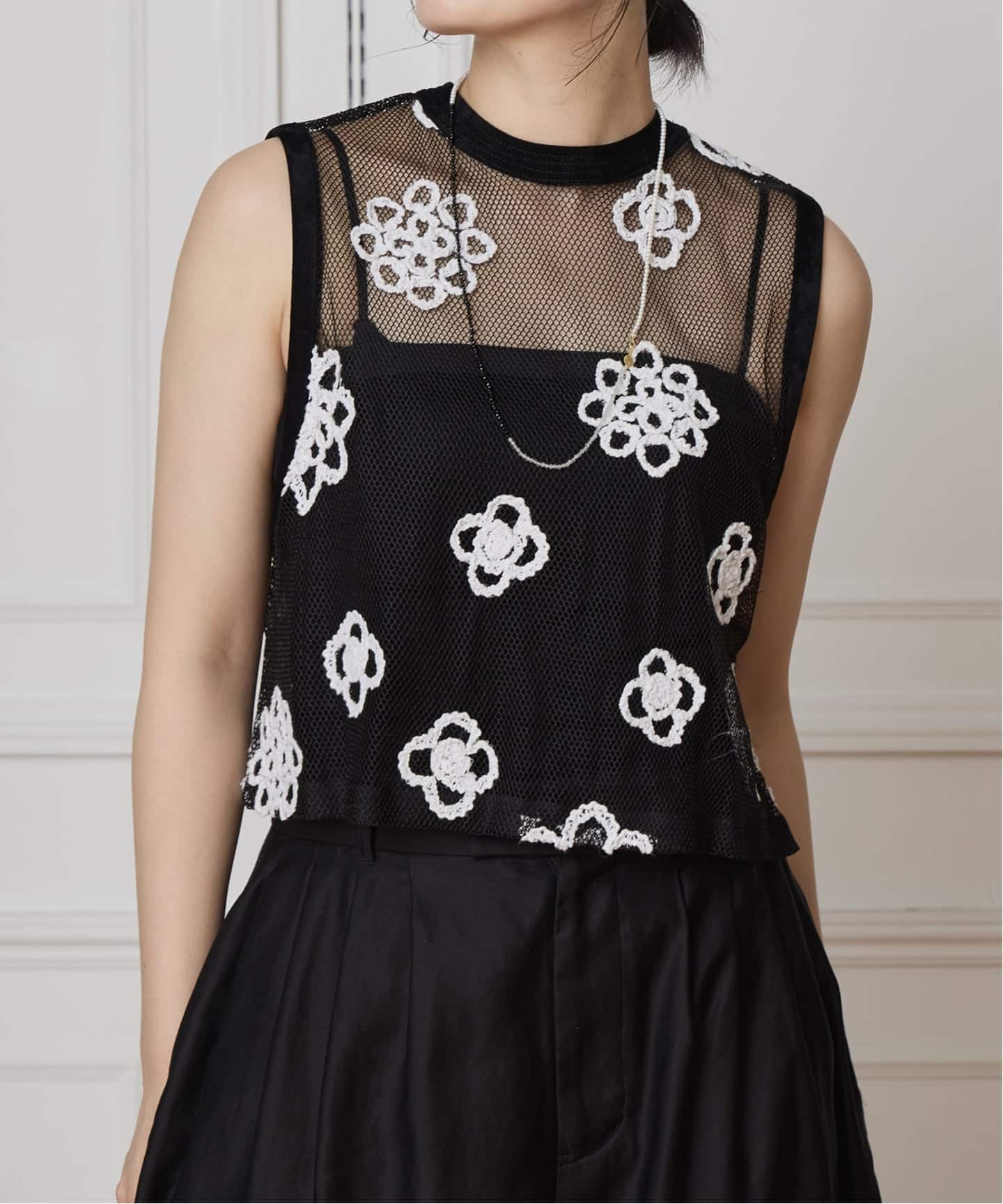 IENA LA BOUCLE メッシュフラワーレースベスト（シャツ／ブラウス